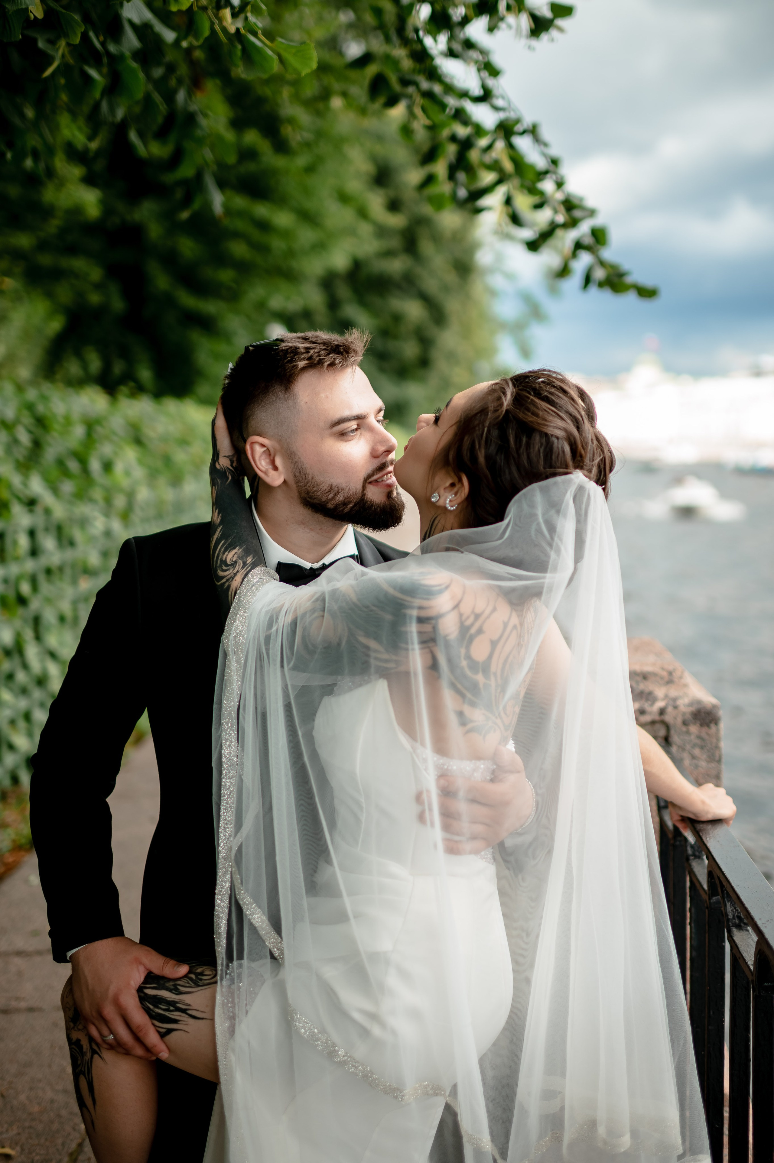 Диана и Евгений (маршрут № 1 в Питере: Исаакиевская площадь, красные маркизы Астории, набережная Мойки, Дворец Штиглица и Летний сад). Портретный, семейный и свадебный фотограф в Санкт-Петербурге и в Пушкине Ширяев Денис