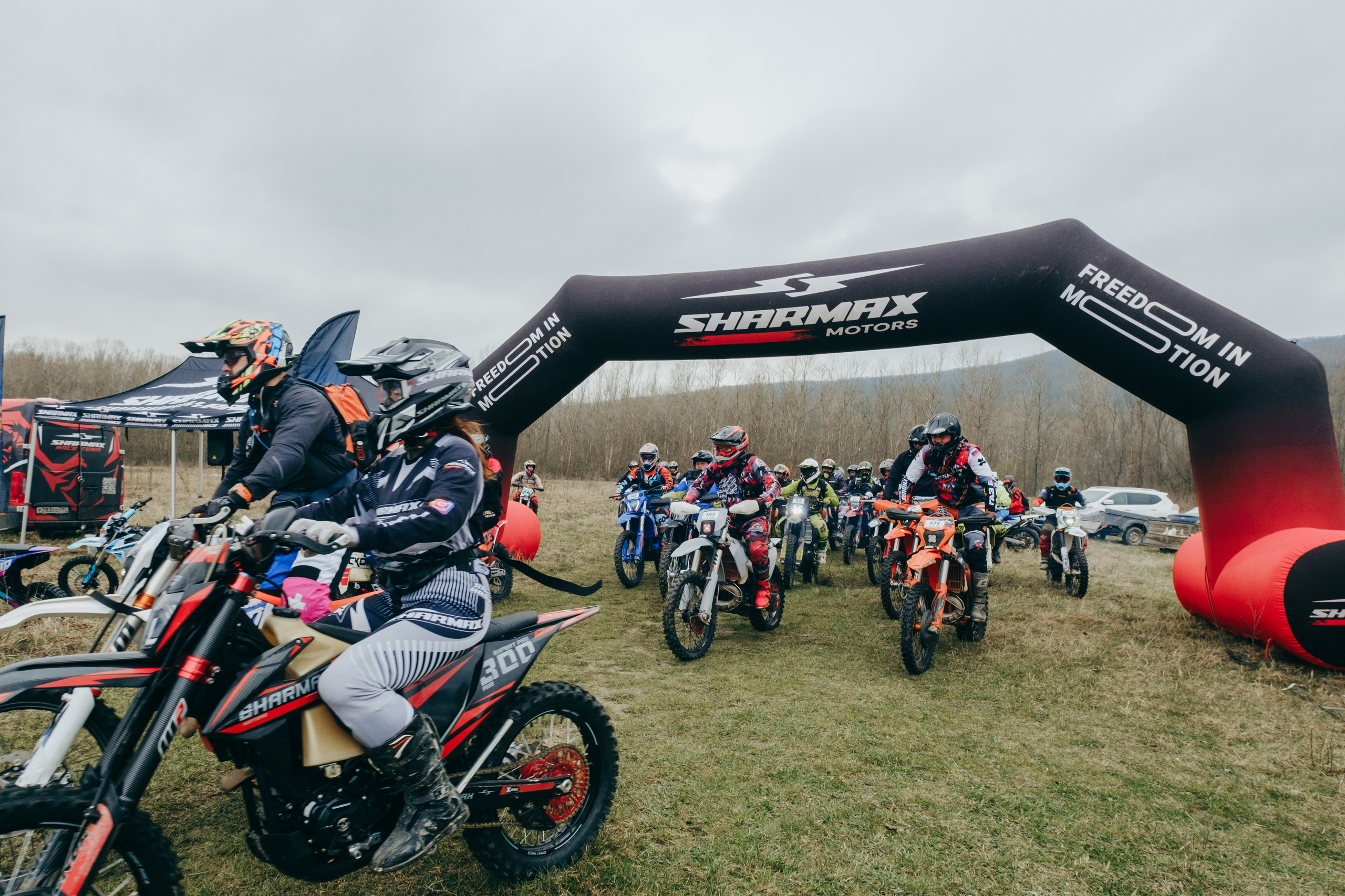 Эндуро Фест от Shamax Motors (Краснодар). Свадебный фотограф Денис Ожигин в Краснодаре и крае. Эмоциональная и стильная съемка вашего дня