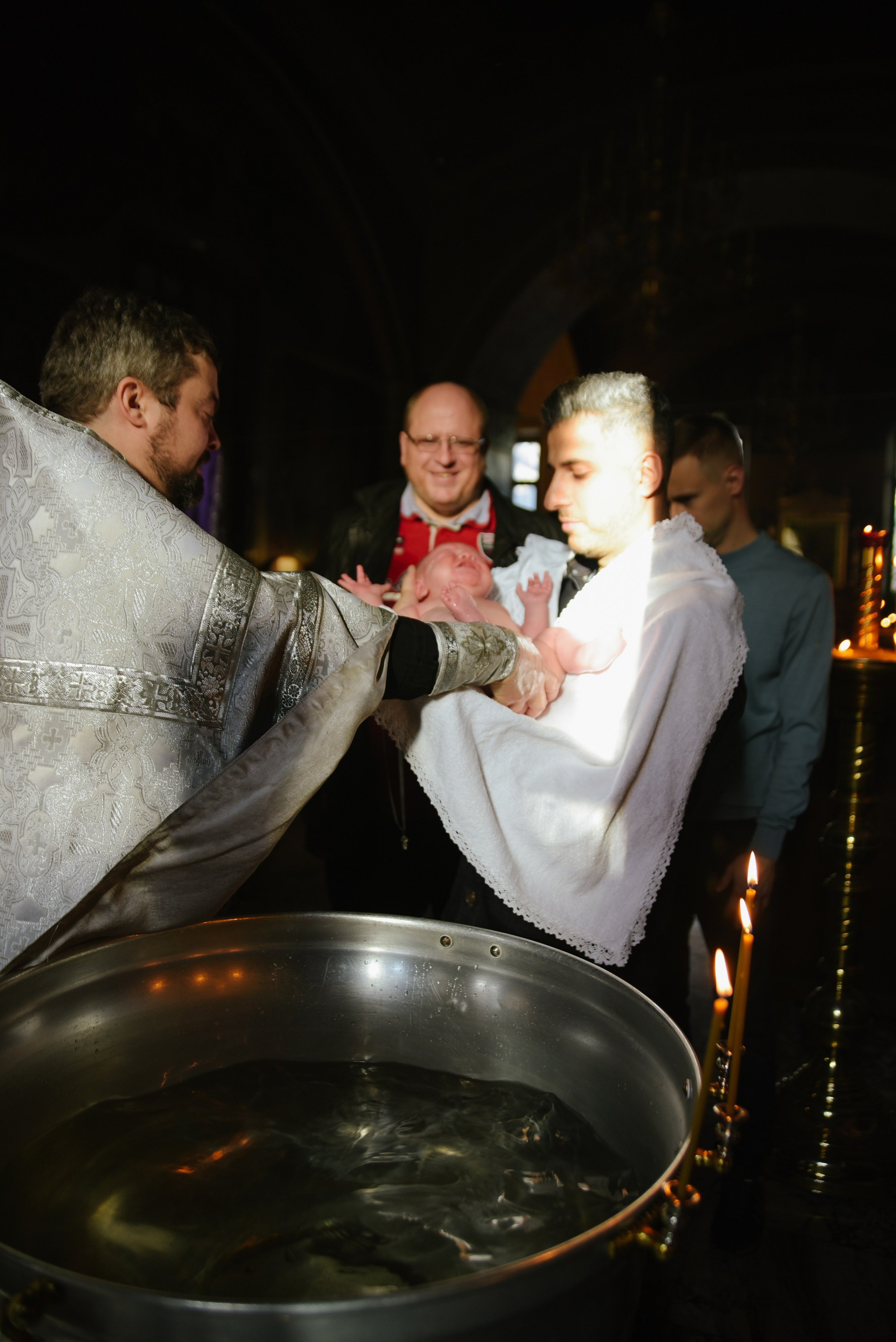 Таинство крещения Савва Храм Воскресения Словущего в Даниловской Слободе. Фотограф Лола Волна, город Москва