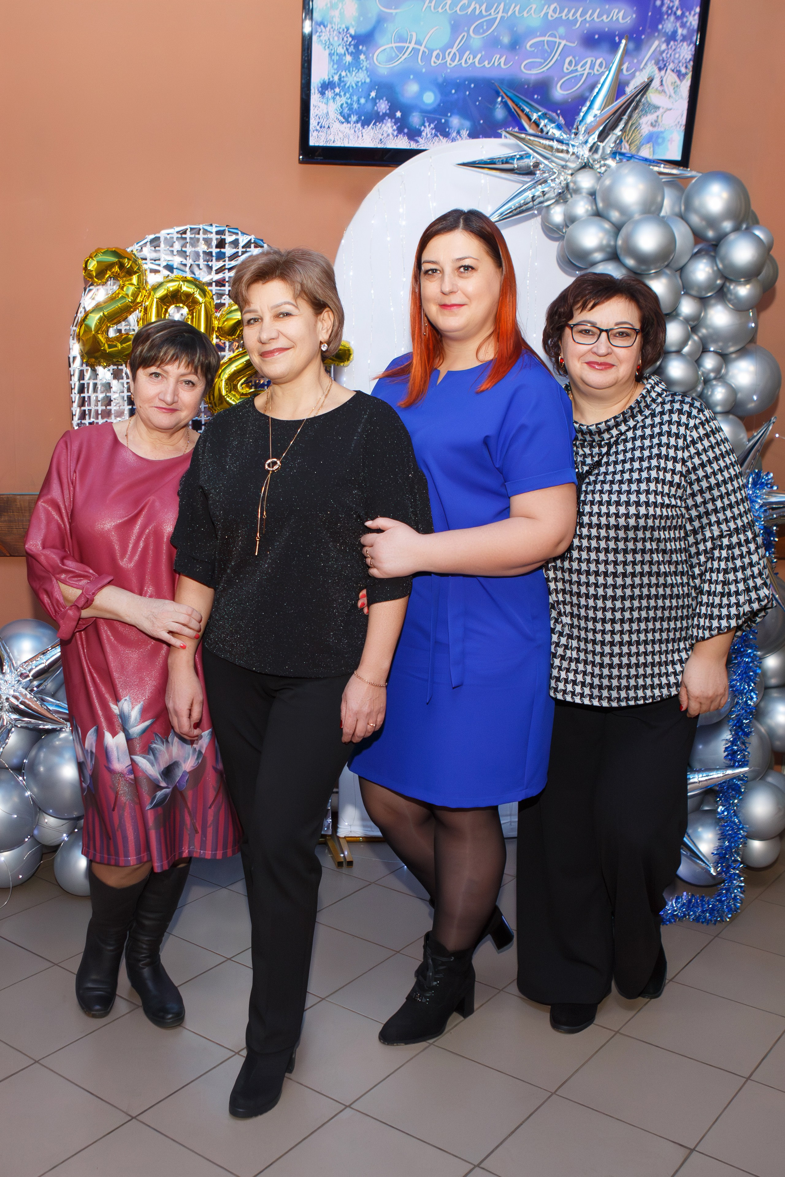 КОРПОРАТИВ 28.12.24 (кафе — АТМОСФЕРА). Профессиональный фотограф в Мценске и Орловской области