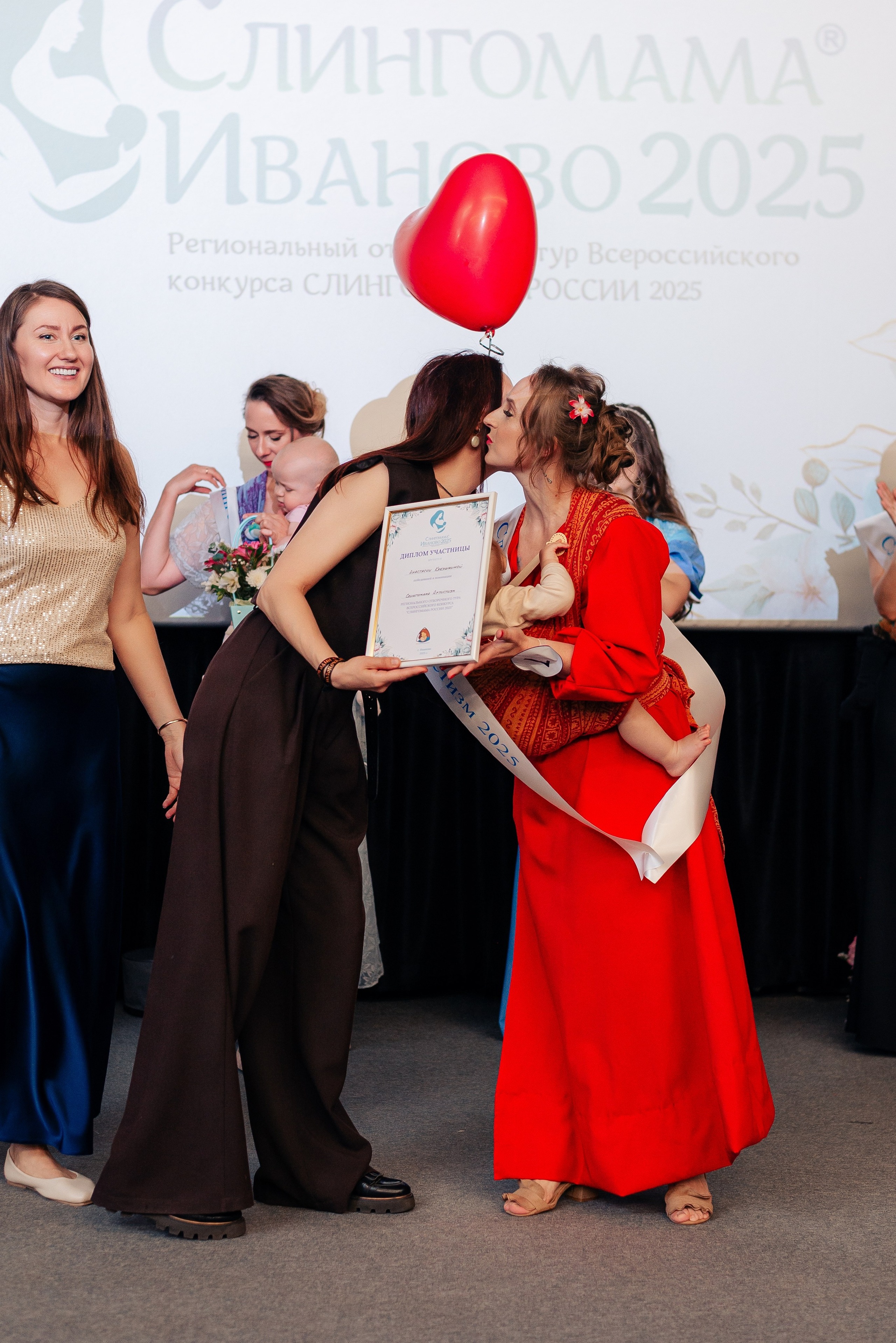 Слингомама Иваново 2025. Семейный и детский фотограф Иваново Ксения Азаренкова