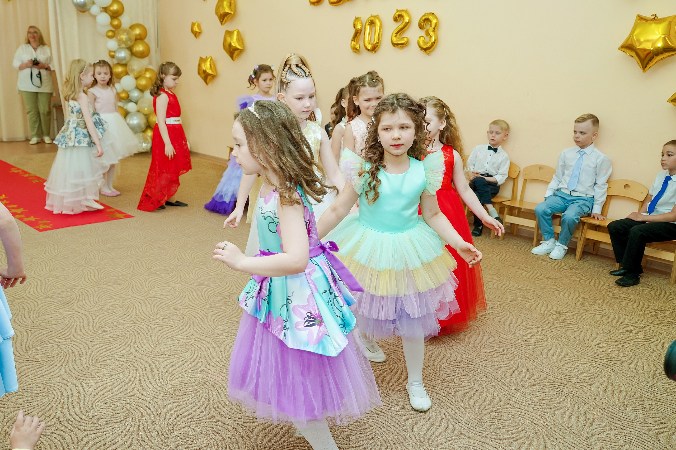 Фотосъемка видеосъёмка фотограф видеооператор новогодних утренников  в. Фотограф, видеооператор Нина Коршунова