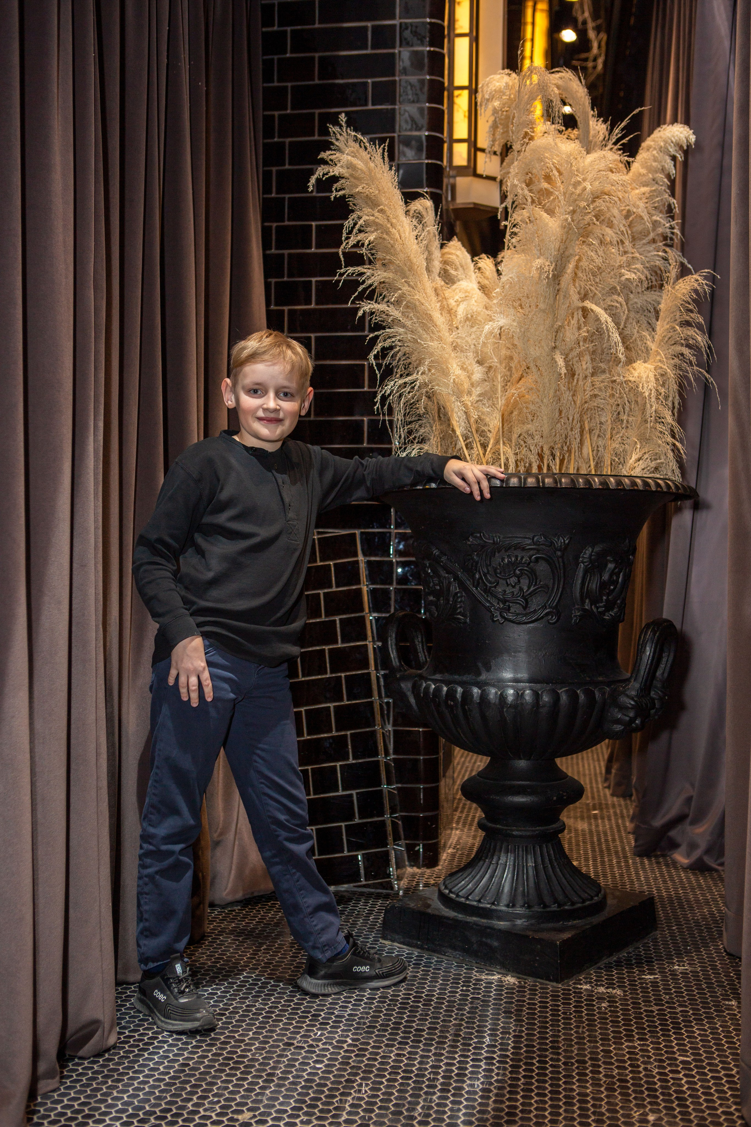 Звезда галактики. Яровит Холл. Репортажный, семейный, свадебный, портретный фотограф