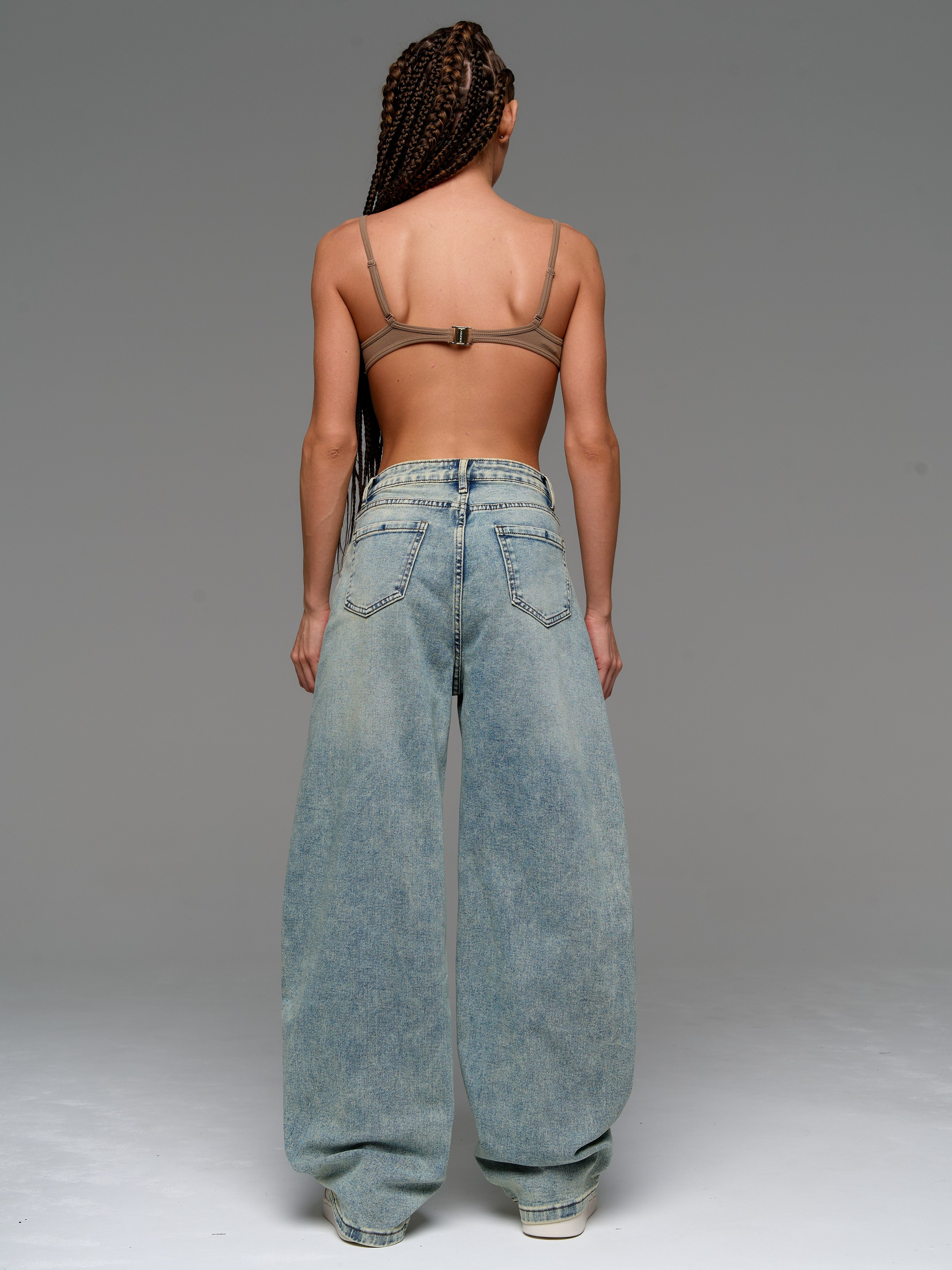 Джинсы. Фотограф для маркетплейсов в Москве