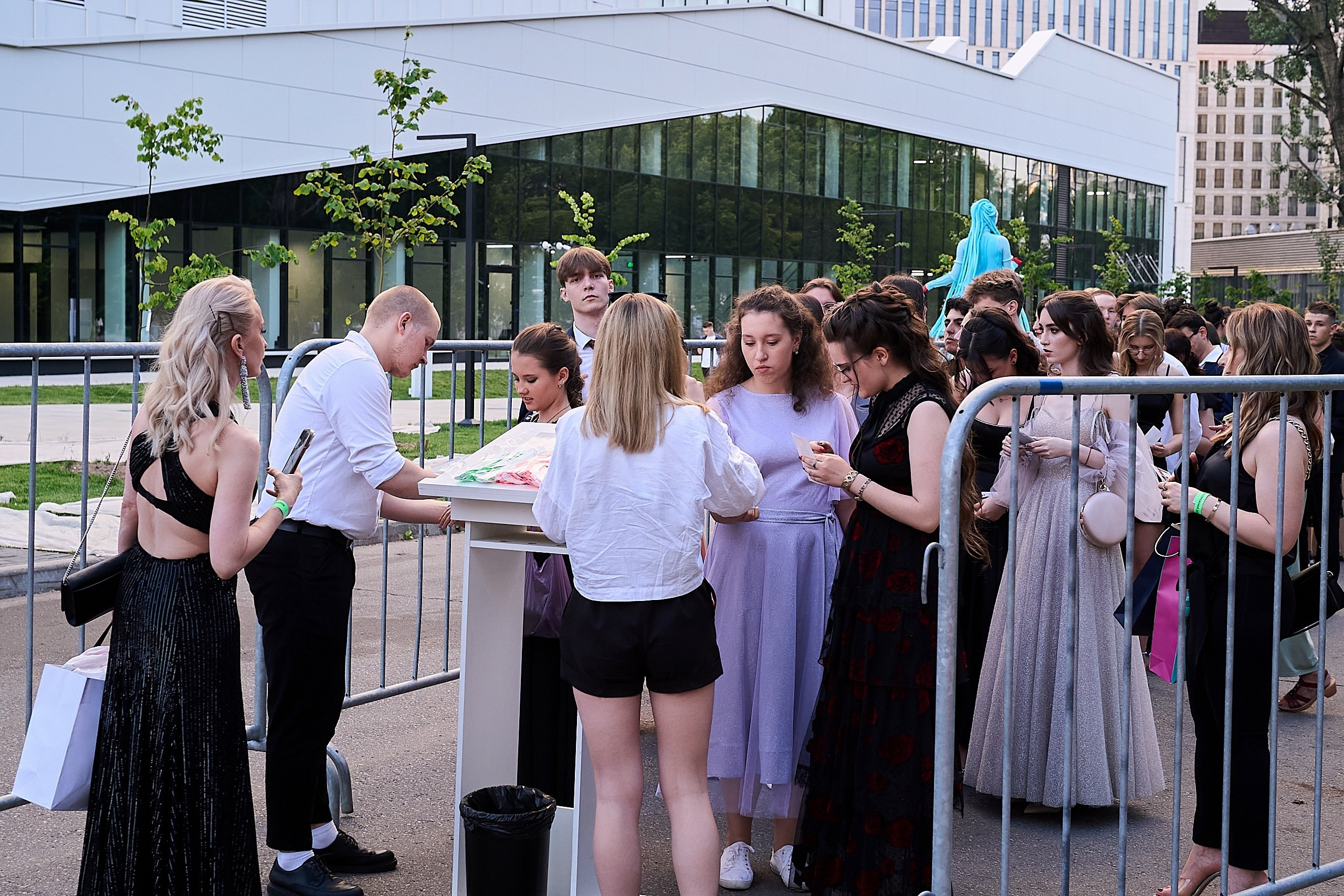 Выпускной 2024 концертный зал Академия ВТБ. Фотограф и Видеограф в Москве. Олег Корушев