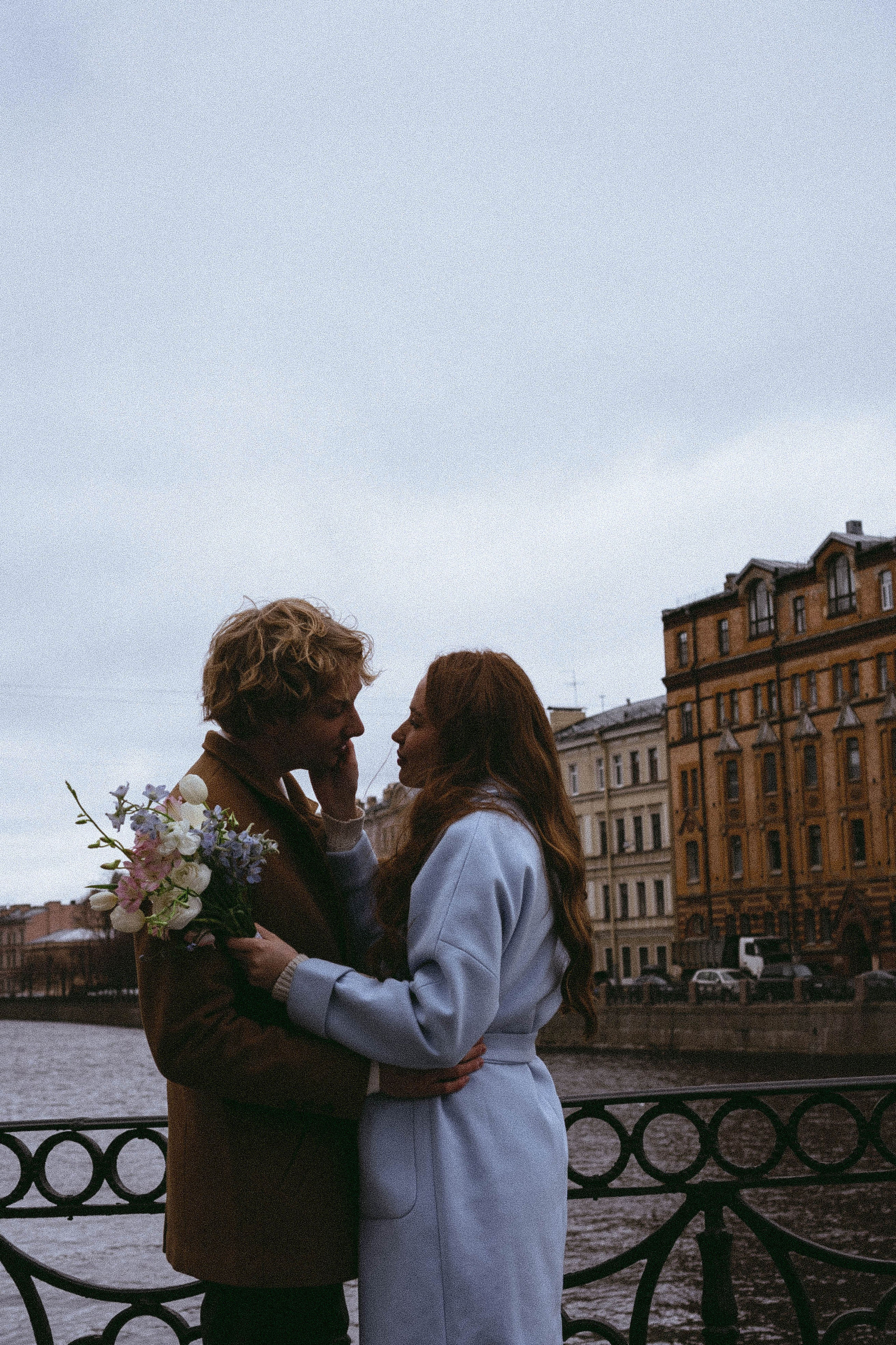 СВАДЕБНАЯ ПРОГУЛКА ПО ПЕТРОГРАДКЕ ВЕСНОЙ (ФОТОСЕССИИЯ ПАРЫ СВАДЕБНАЯ). Профессиональный фотограф, Санкт-Петербург — Виктория Богомолова