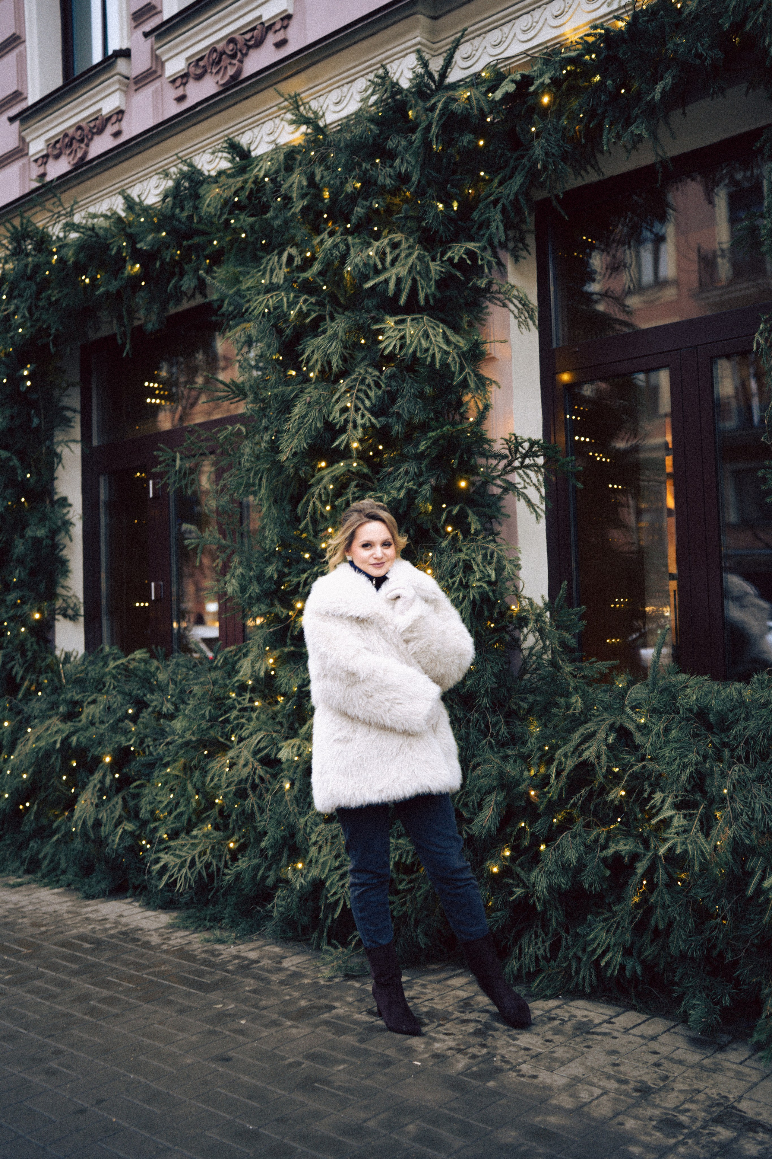 НОВОГОДНЯЯ ФОТОСЕСИИЯ В СТУДИИ ДЛЯ ДЕВУШКИ И ПРОГУЛКА ПО ЧЕРНЫШЕВСКОЙ. Профессиональный фотограф, Санкт-Петербург — Виктория Богомолова