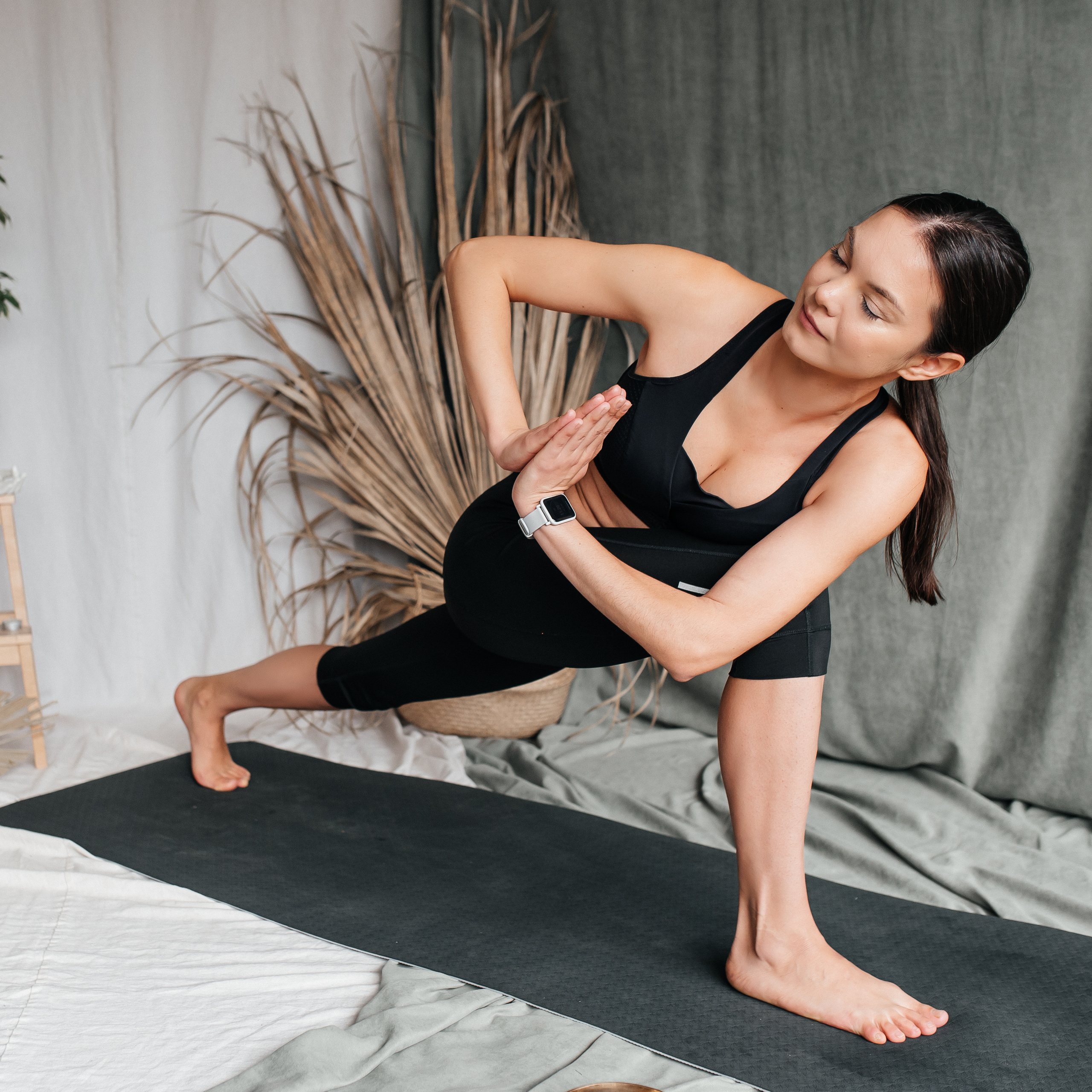 Преподаватель йоги. Семейный и детский фотограф в Туле