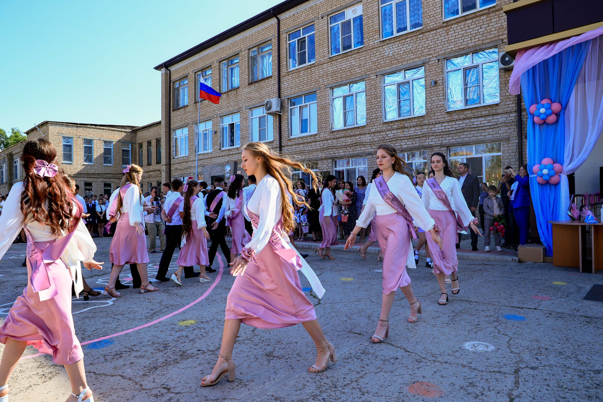 ШКОЛА ПОСЛЕДНИЙ ЗВОНОК. Свадебный фотограф — видеограф в г. Астрахань Екатерина Юмашева