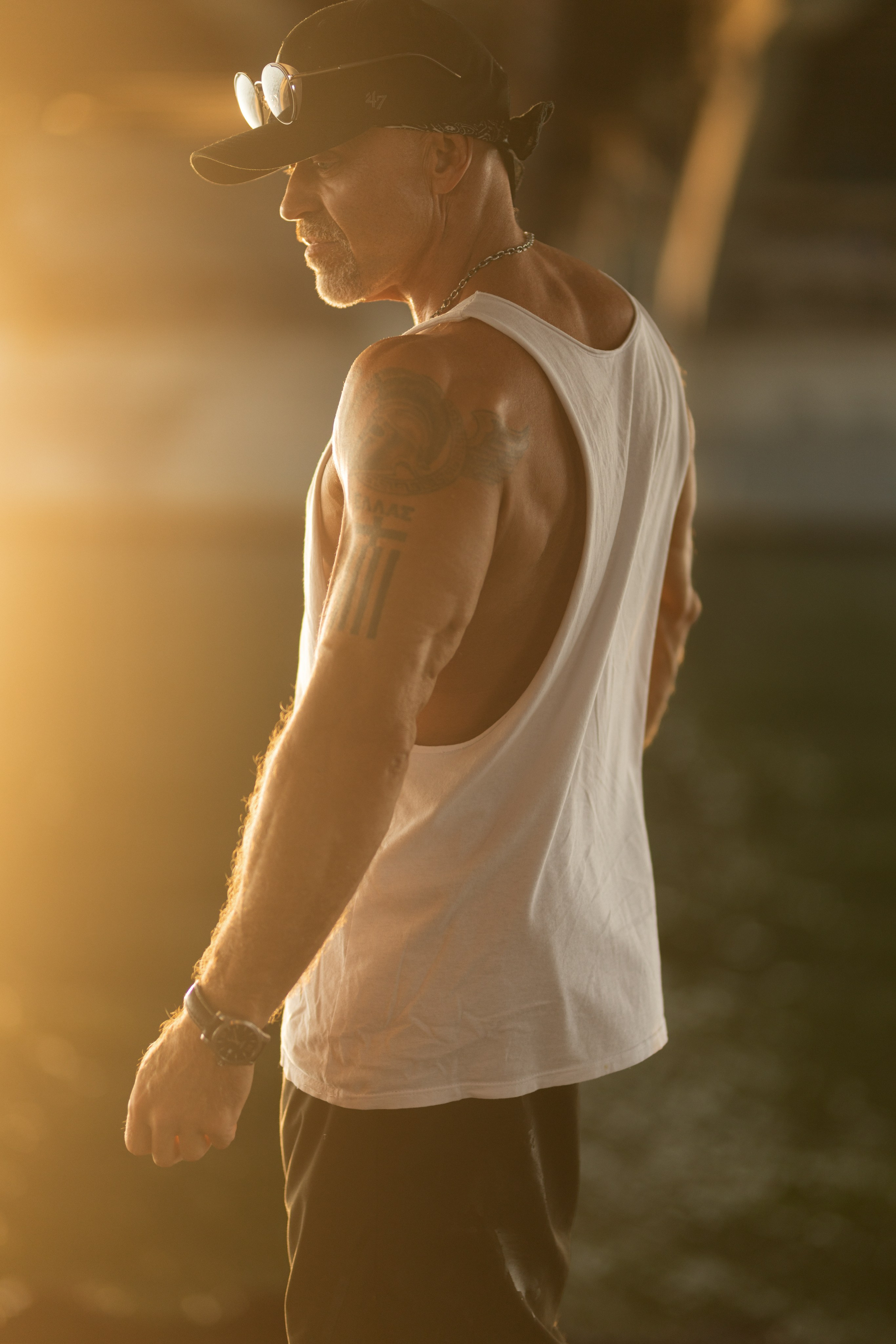 Фотосет на улице и спортплощадке с Александром для контента. Дмитрий Шульгин, портретный фотограф в Воронеже