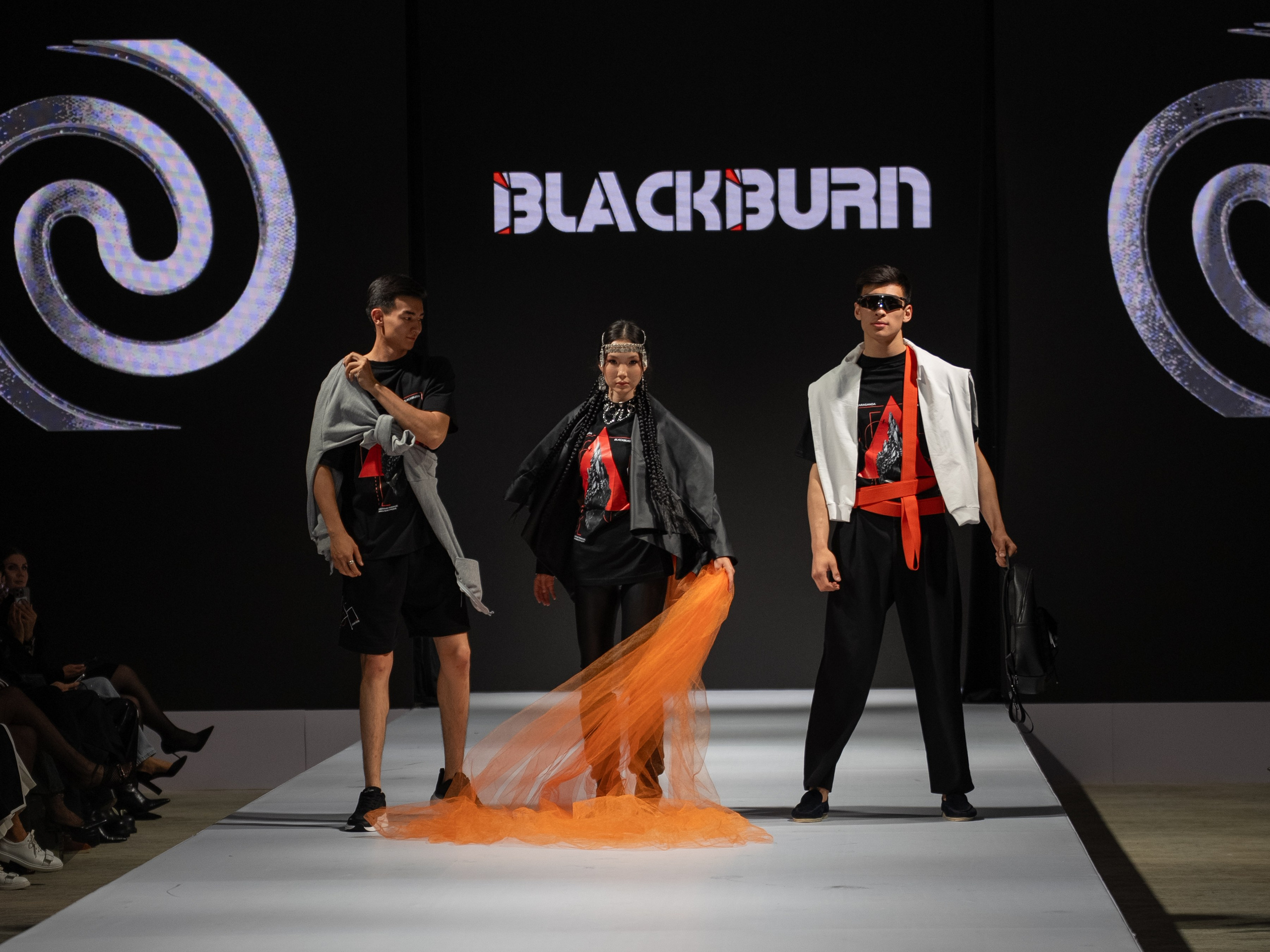 EURASIAN FASHION WEEK BlackBurn. Сайт Алматинского НЮ АРТ, будуар и фэшн фотографа Дениса Карпенко