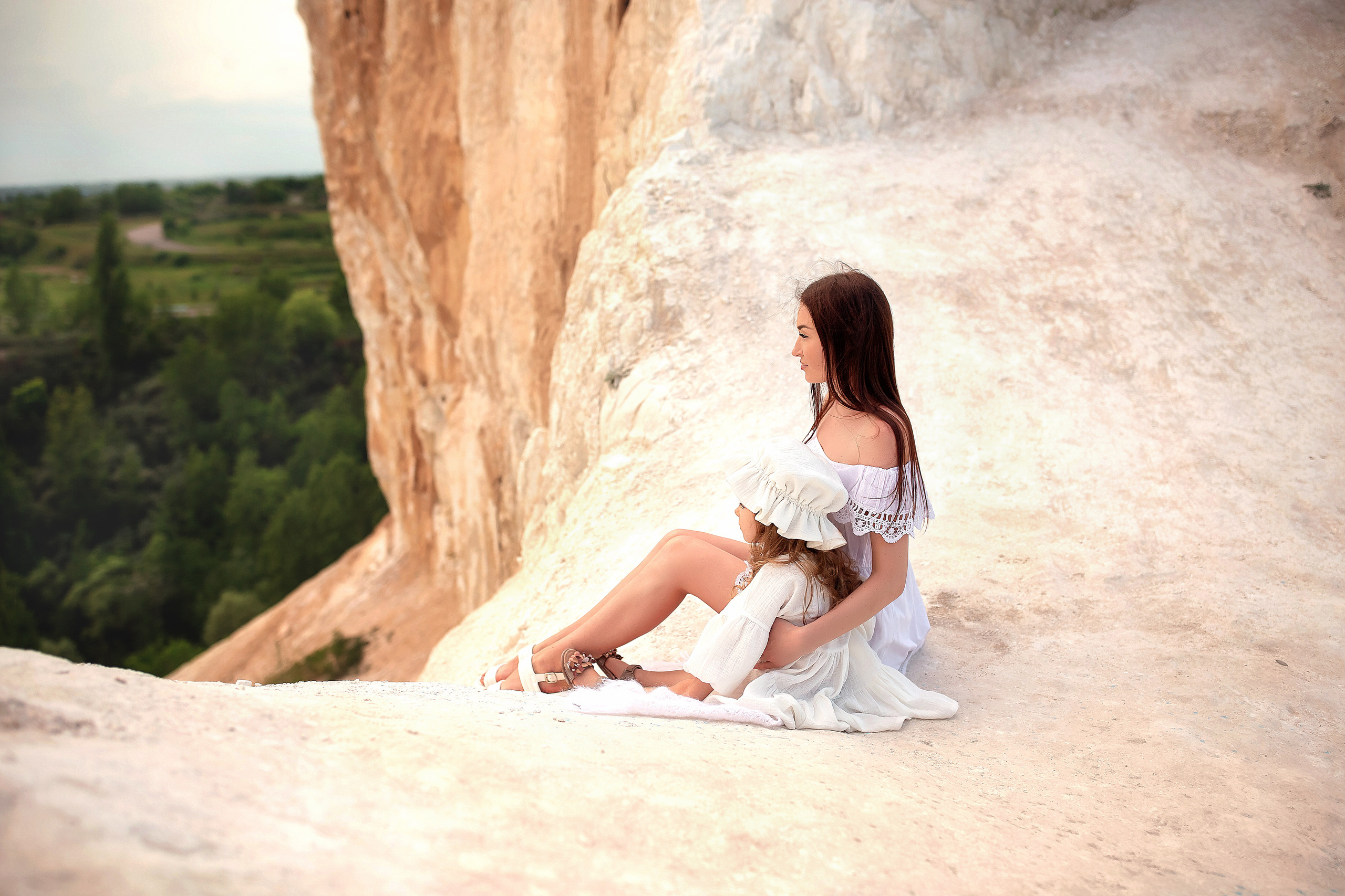 Кристина и Тая Белый колодец. Фотограф на крещение и венчание