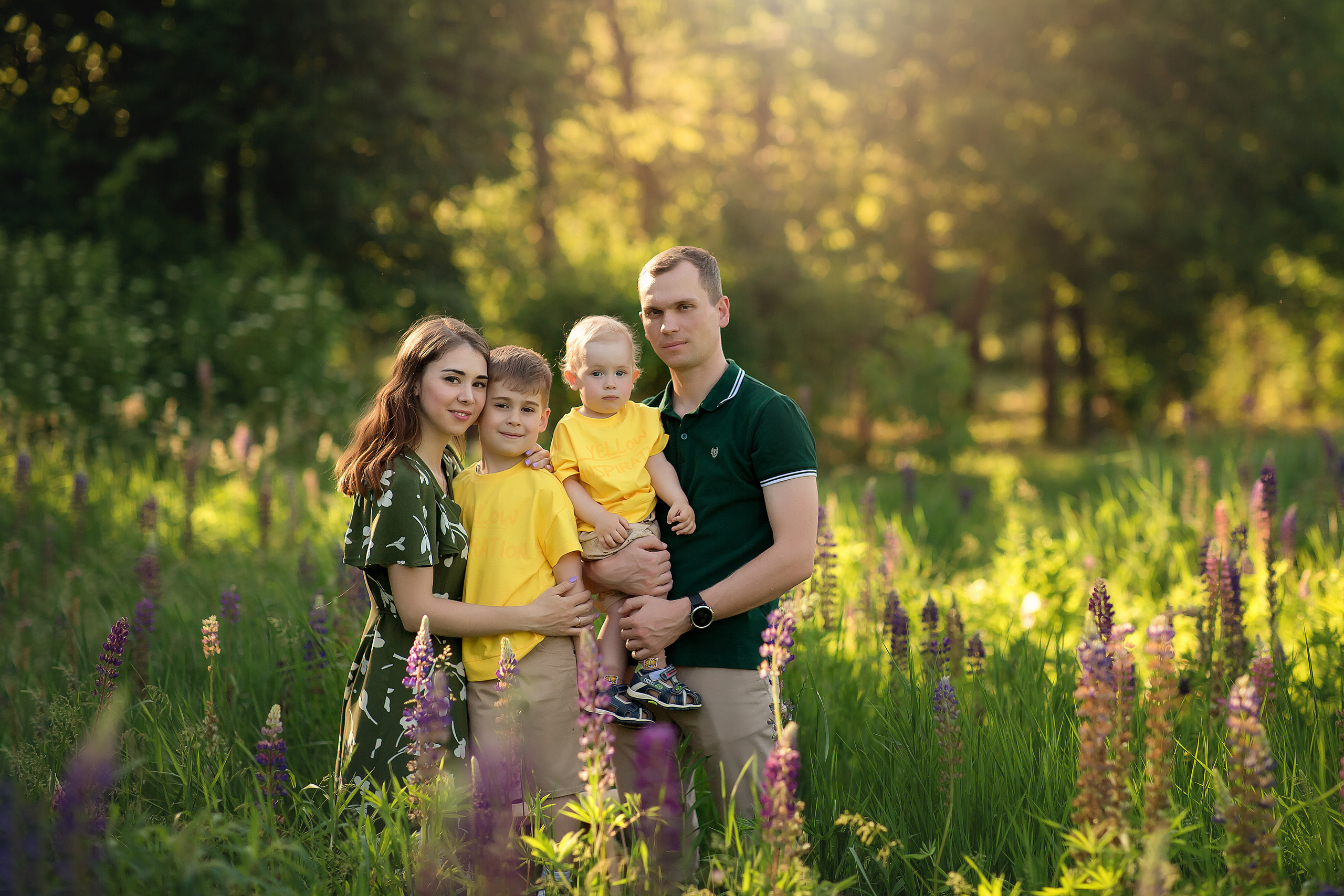 Люпины семейная съемка. Фотограф на крещение и венчание