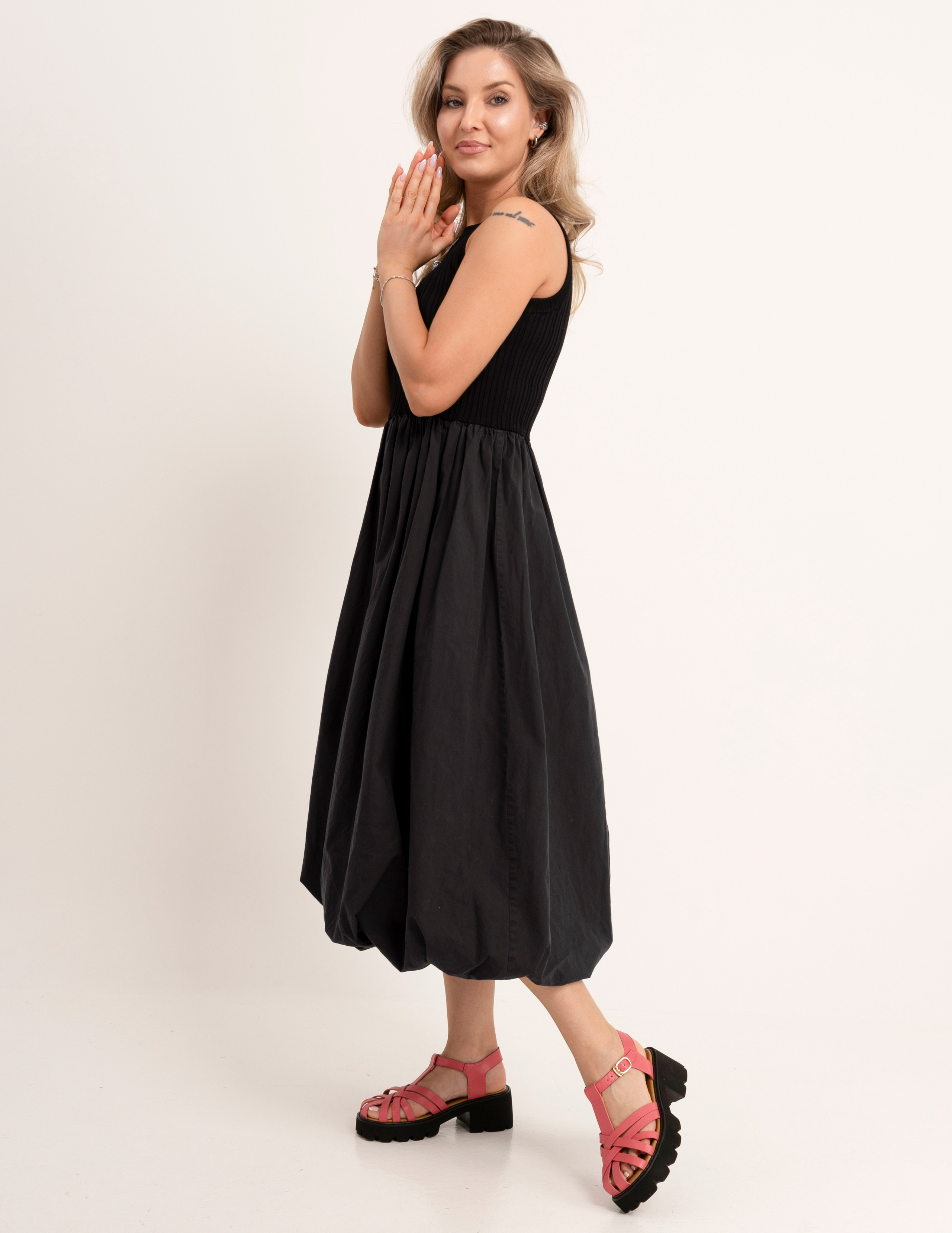 Каталожная съёмка для интернет магазинов. Автопортретная фотостудия в Казани