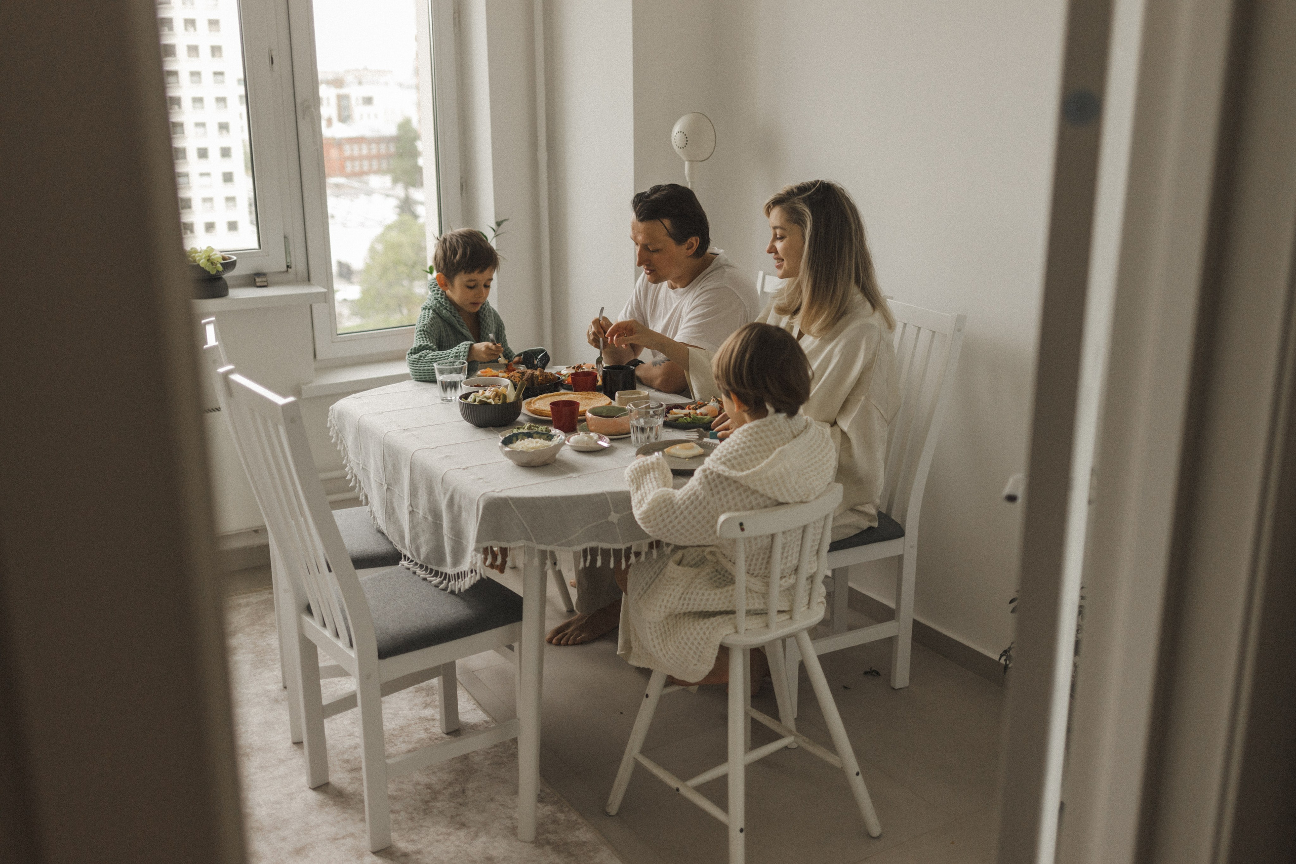 Катя, Паша, Валера и Родион ждут братика. Семейный фотограф в Москве