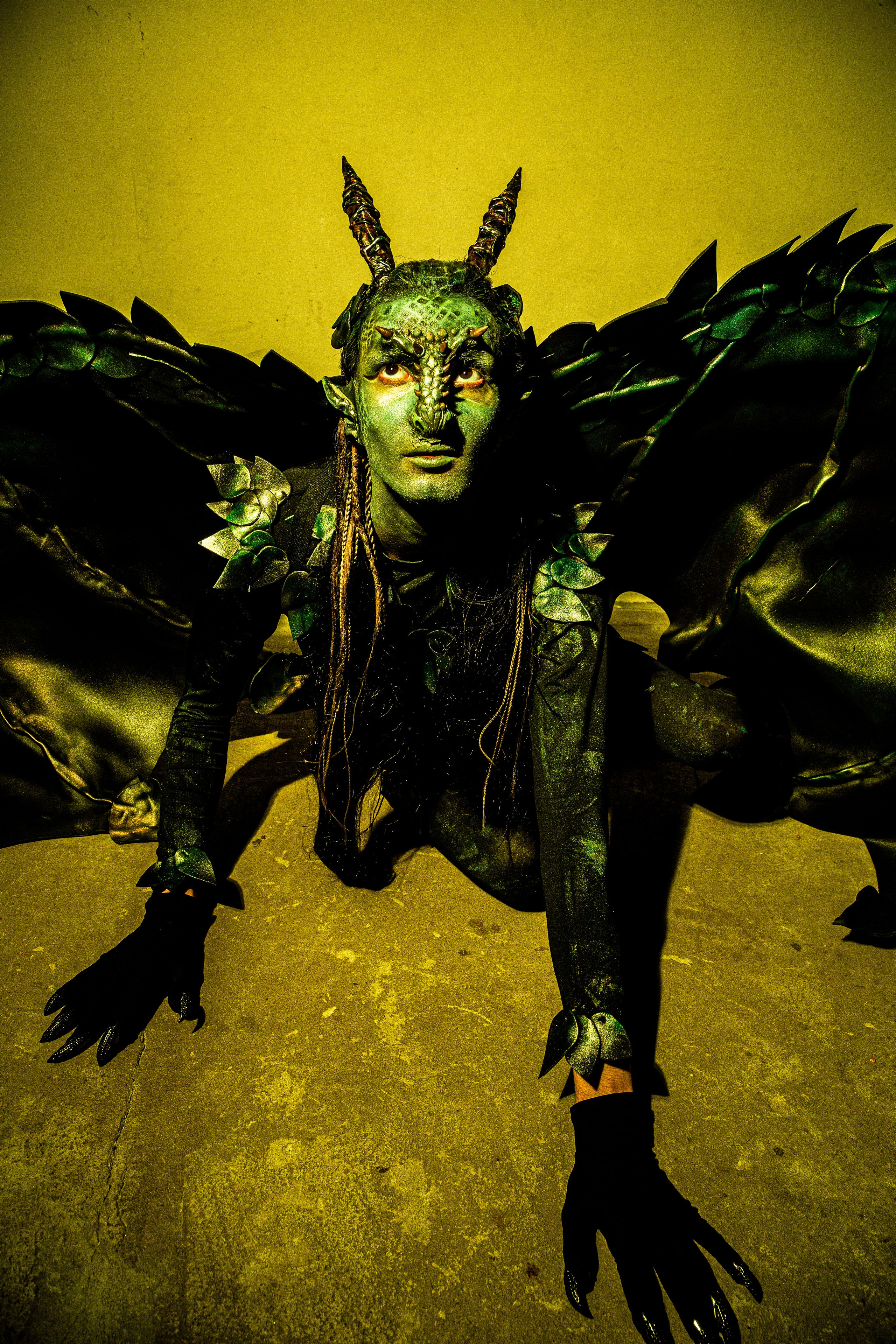 Алена. Дракон. Черно-белый фотограф Дмитрий Пчелкин