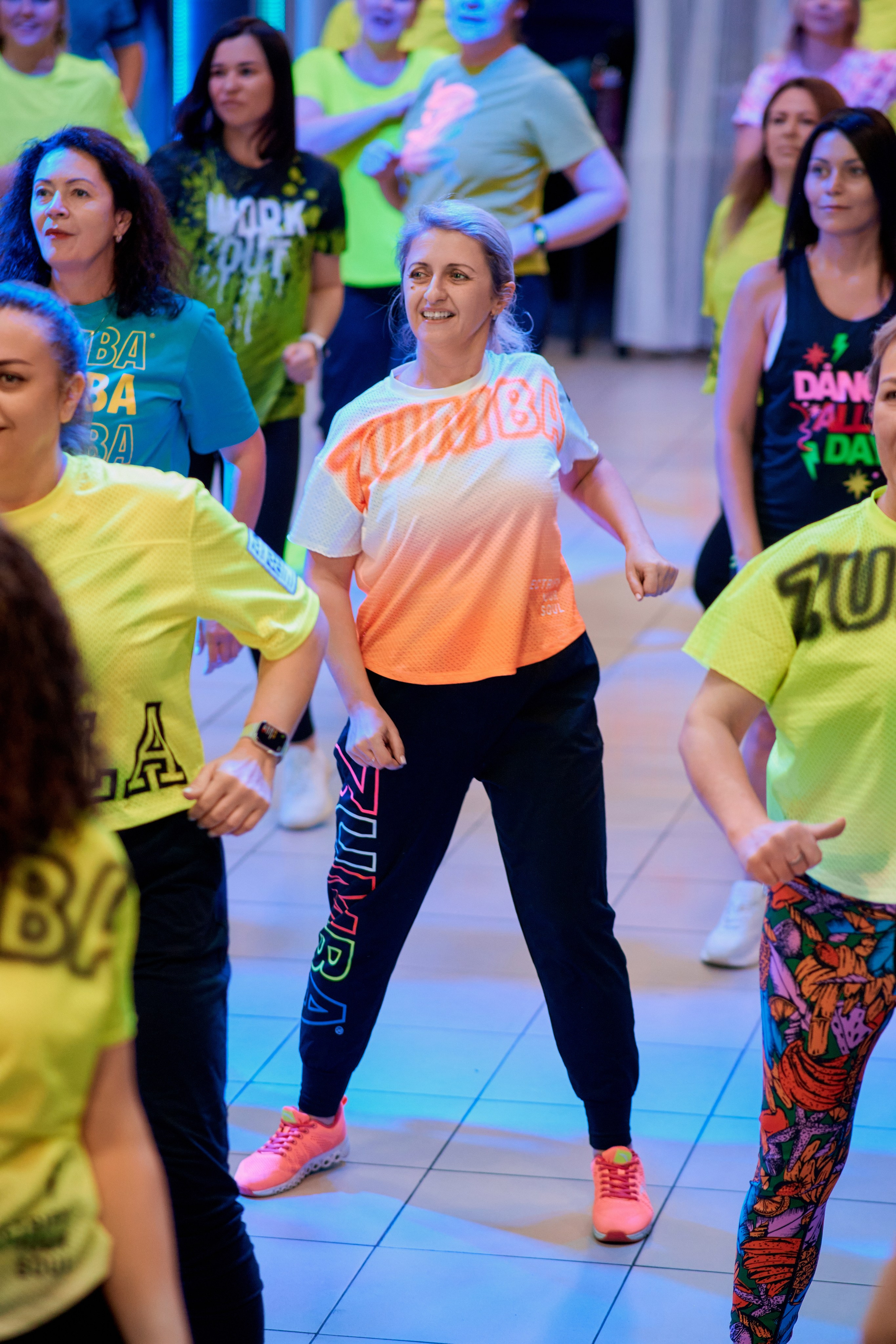 Благотворительная тренировка ЗУМБА. Арт-кафе «Чайка». Фотограф Таганрог Анна Трайжон