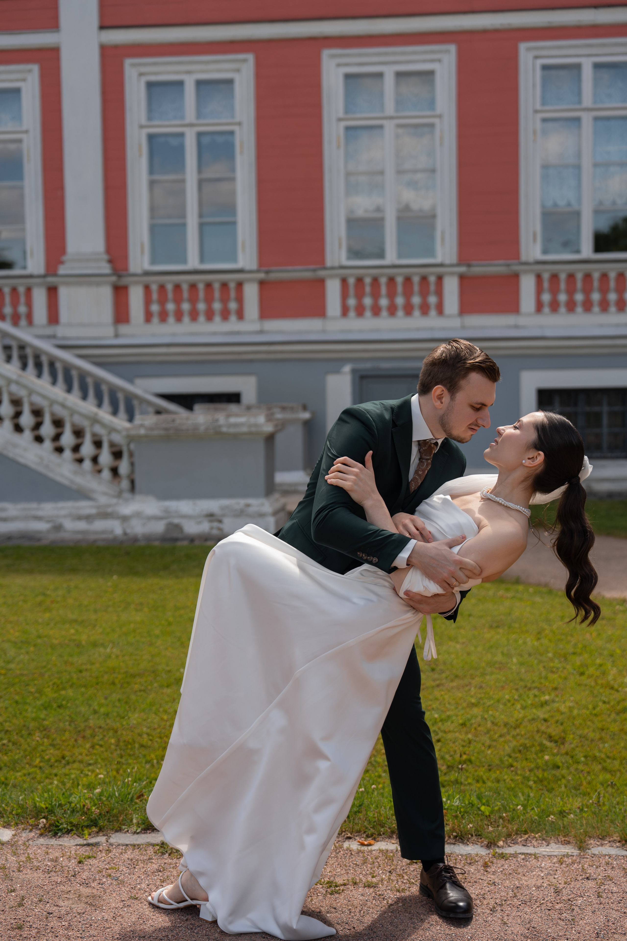 Влад и Илина в Кусково. Свадебный фотограф в Москве Анна Полушина