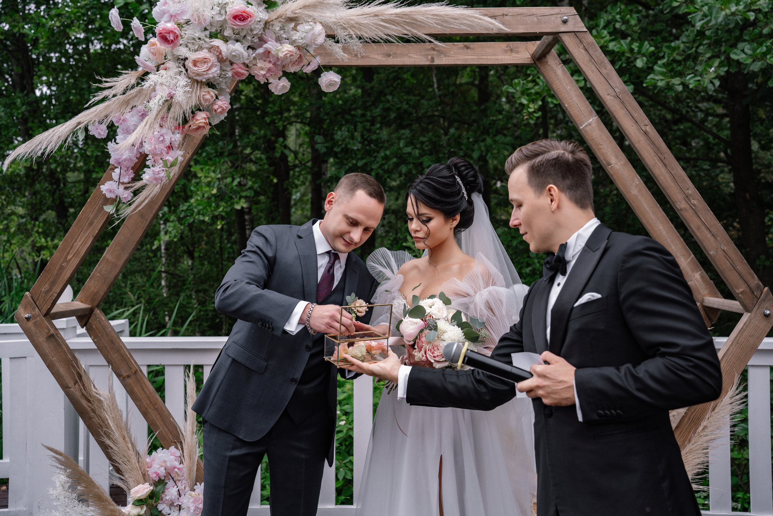 Свадьба в Медвежьих озерах, свадебный фотограф в Медвежьих озерах