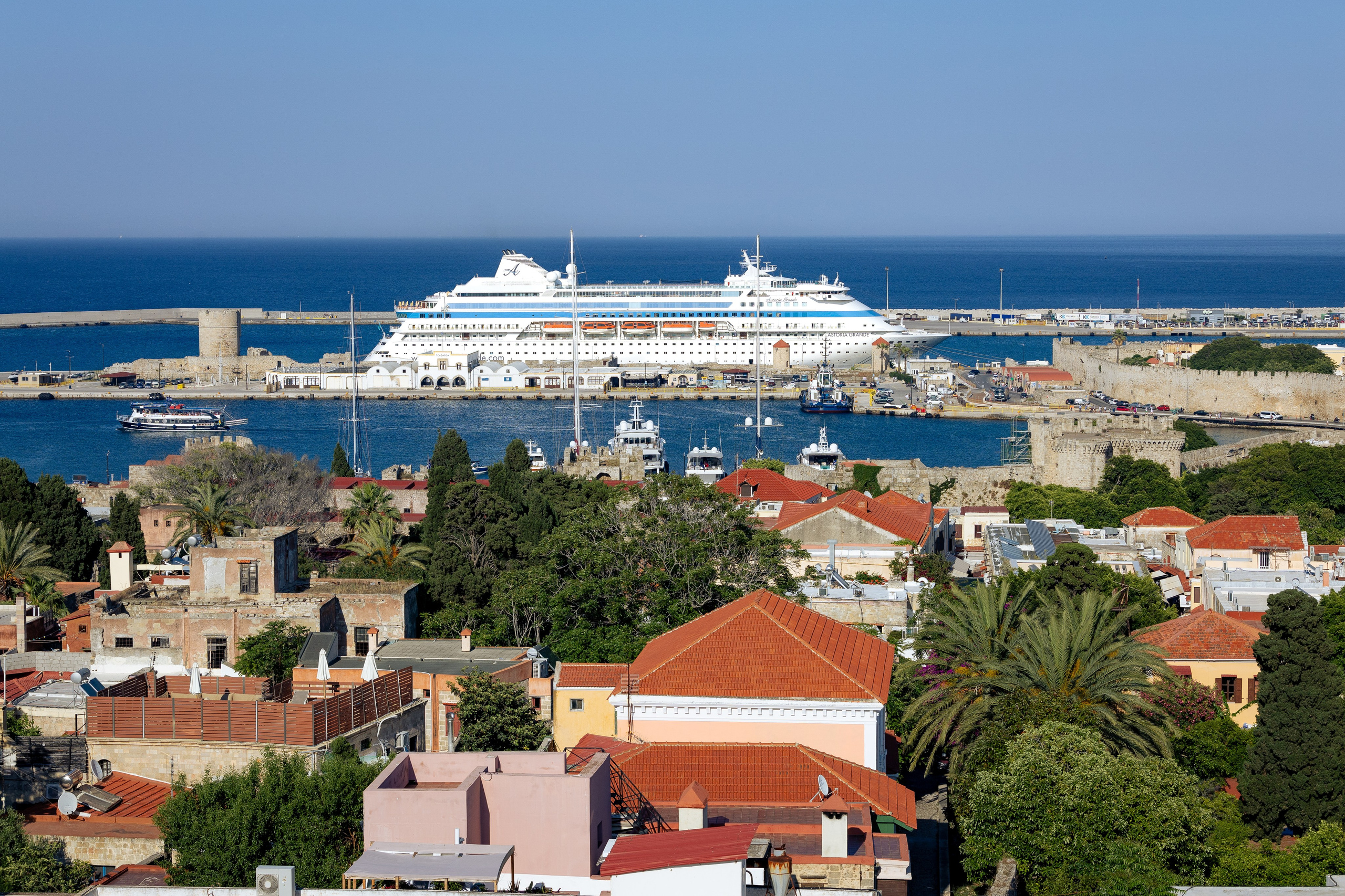 Родос. Фото департамент круизного лайнера Астория Гранде