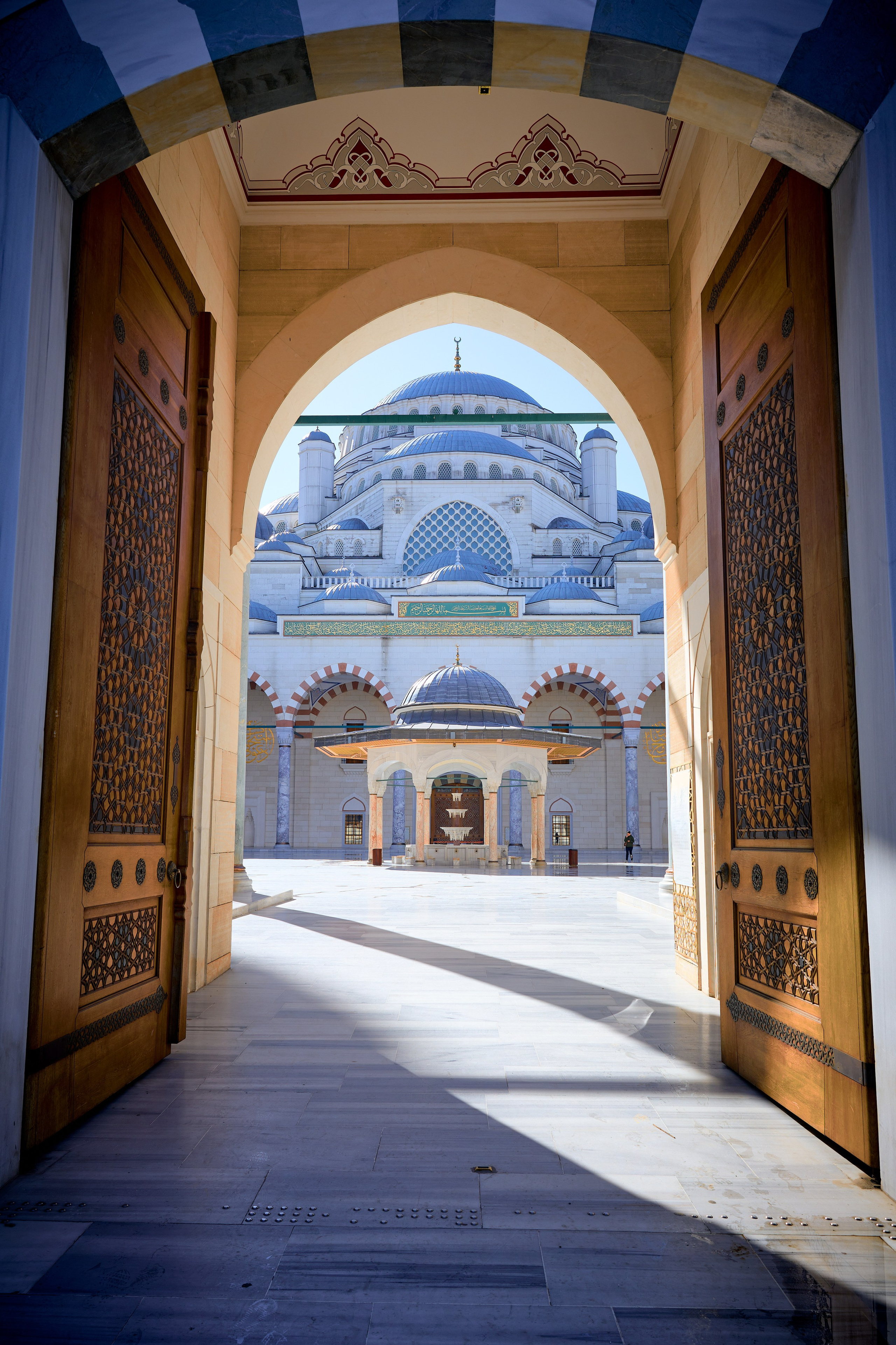 Стамбул — азиатская сторона. Фото департамент круизного лайнера Астория Гранде