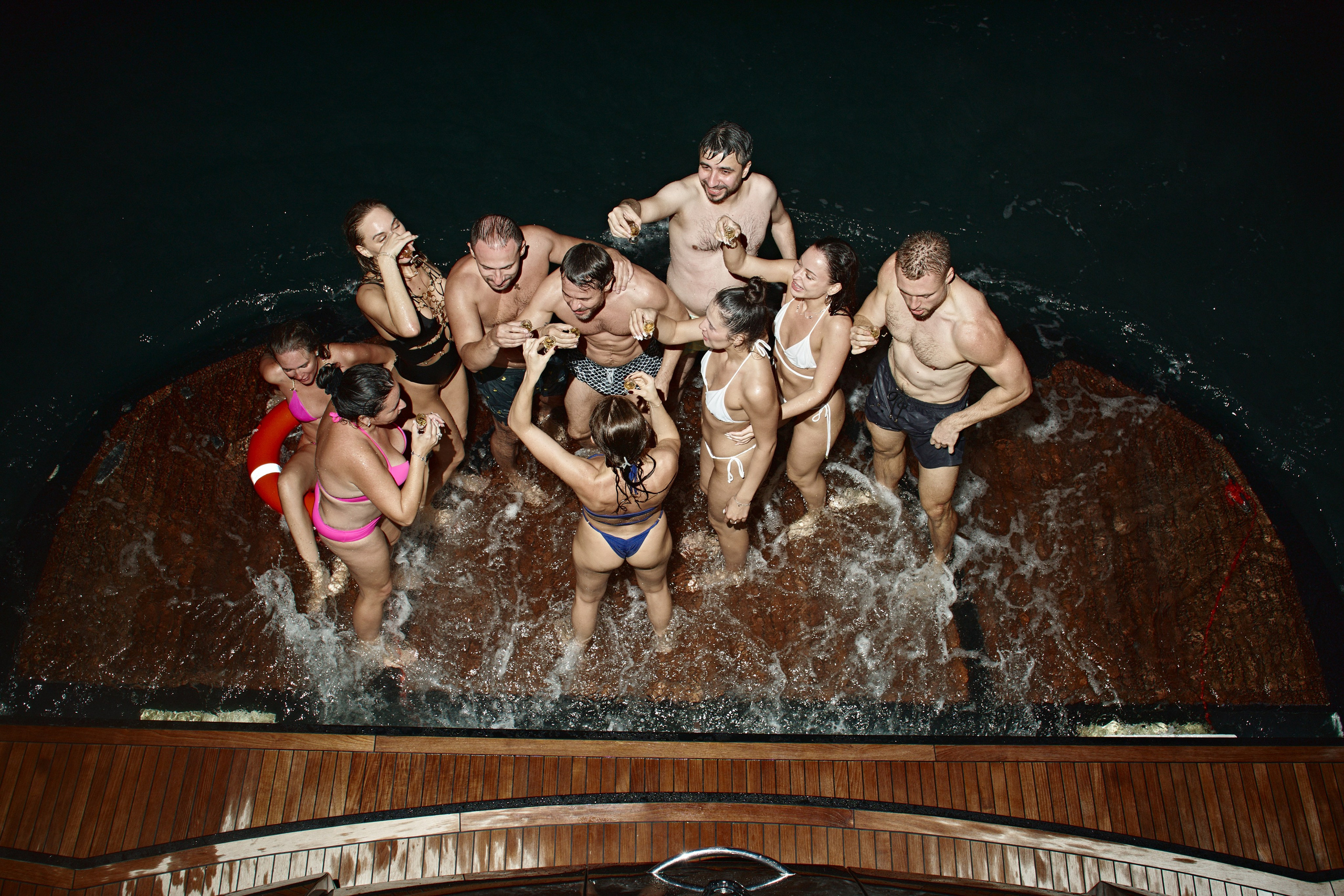 PAVEL DEREVYANKO. NOIZOMAX Художественный фотограф в Дубай