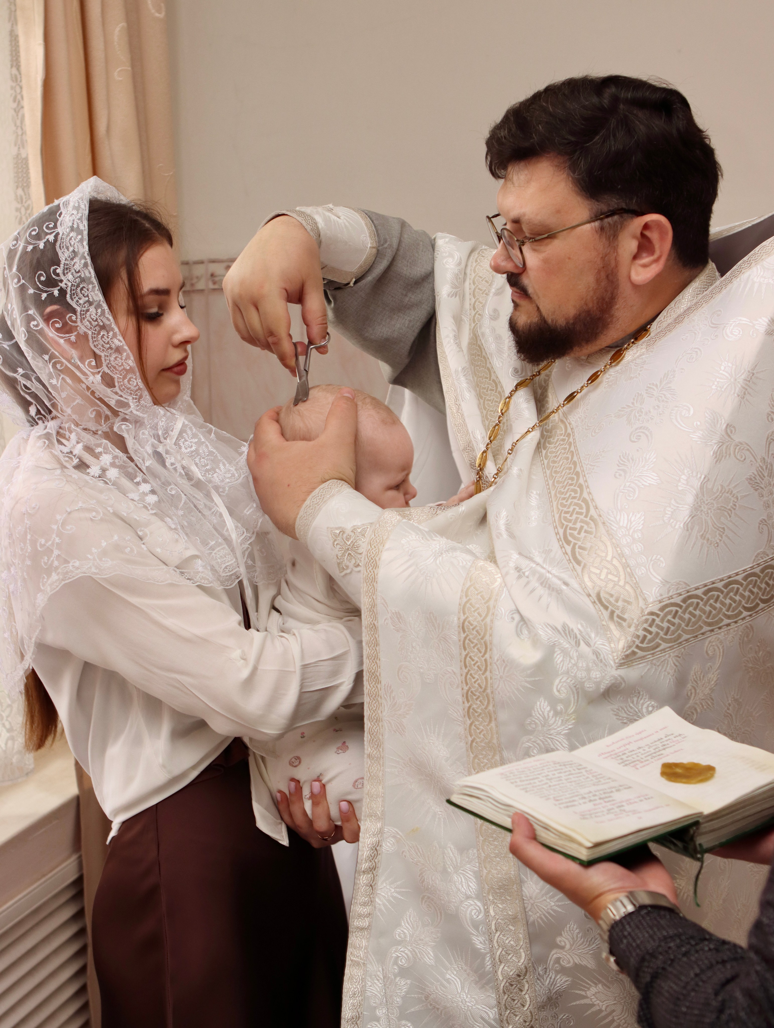 Анастасия и Вадим — крещение Виктории. Фотограф в Курске Смирнов Евгений