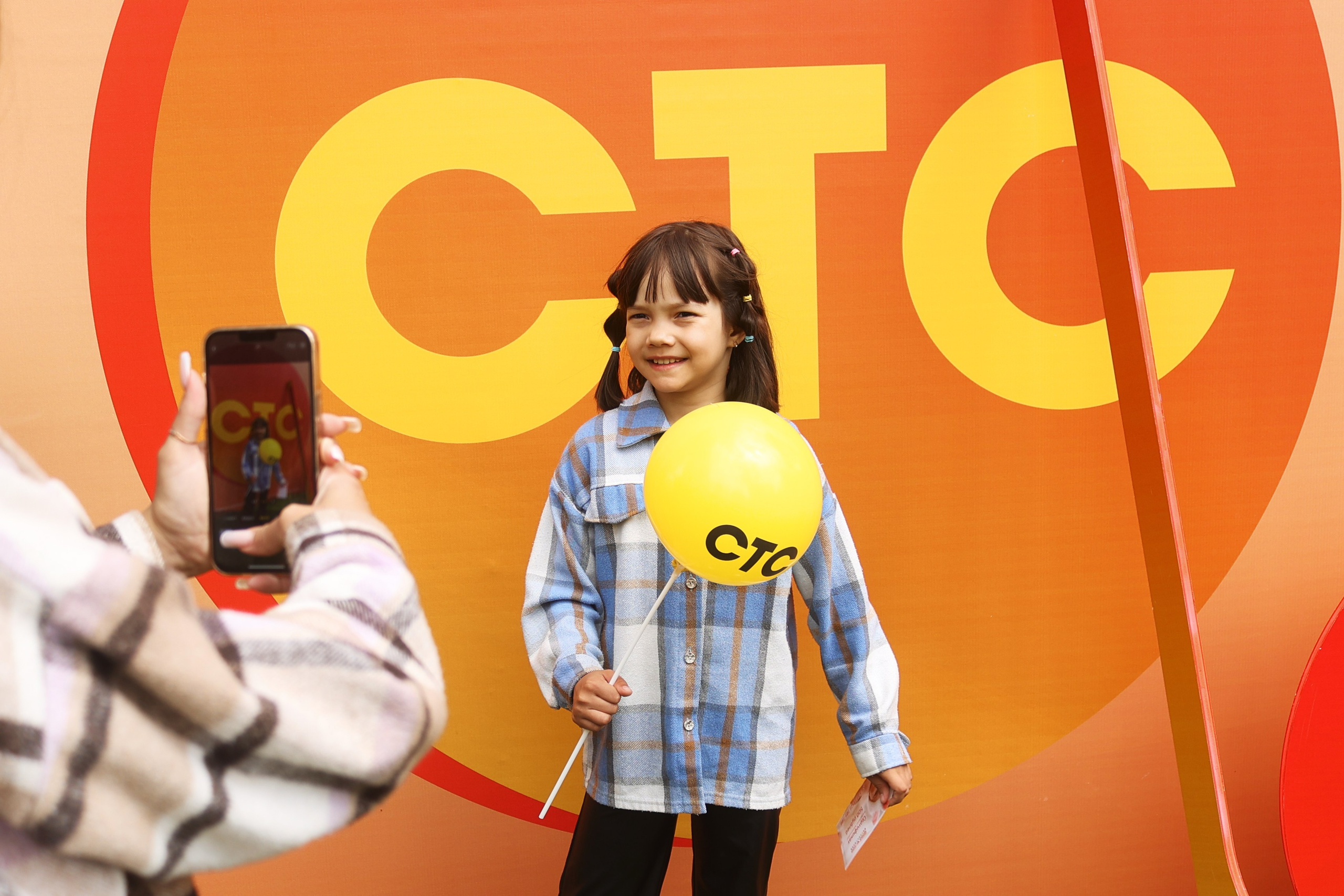 СТС поздравляет с днём города!. Виктория Ларина — Портретный профессиональный фотограф в Иркутске