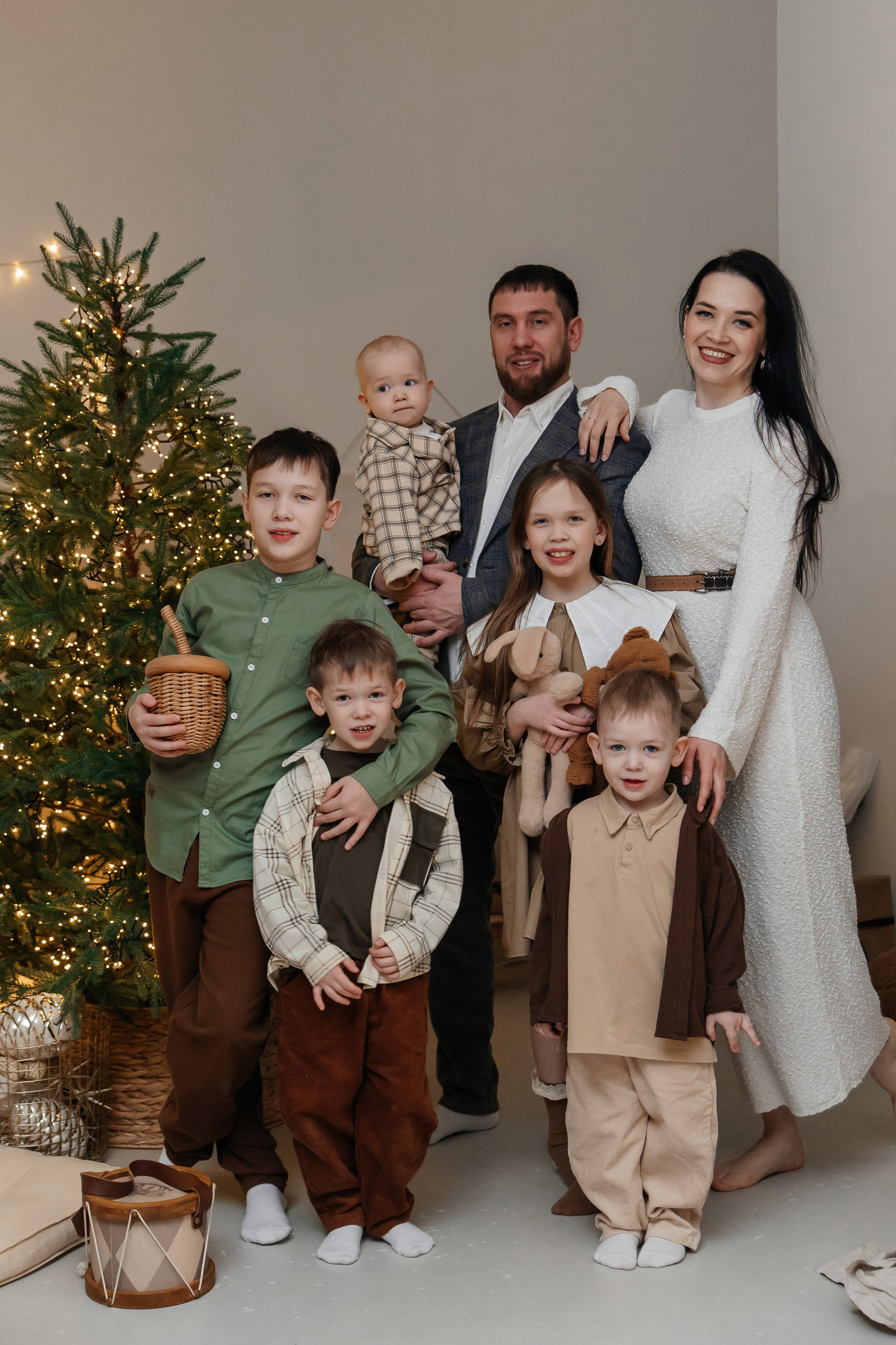 Новогодняя семейная фотосессия в студии. Свадебный, семейный фотограф, контент съёмка. Екатеринбург. Елена Граф