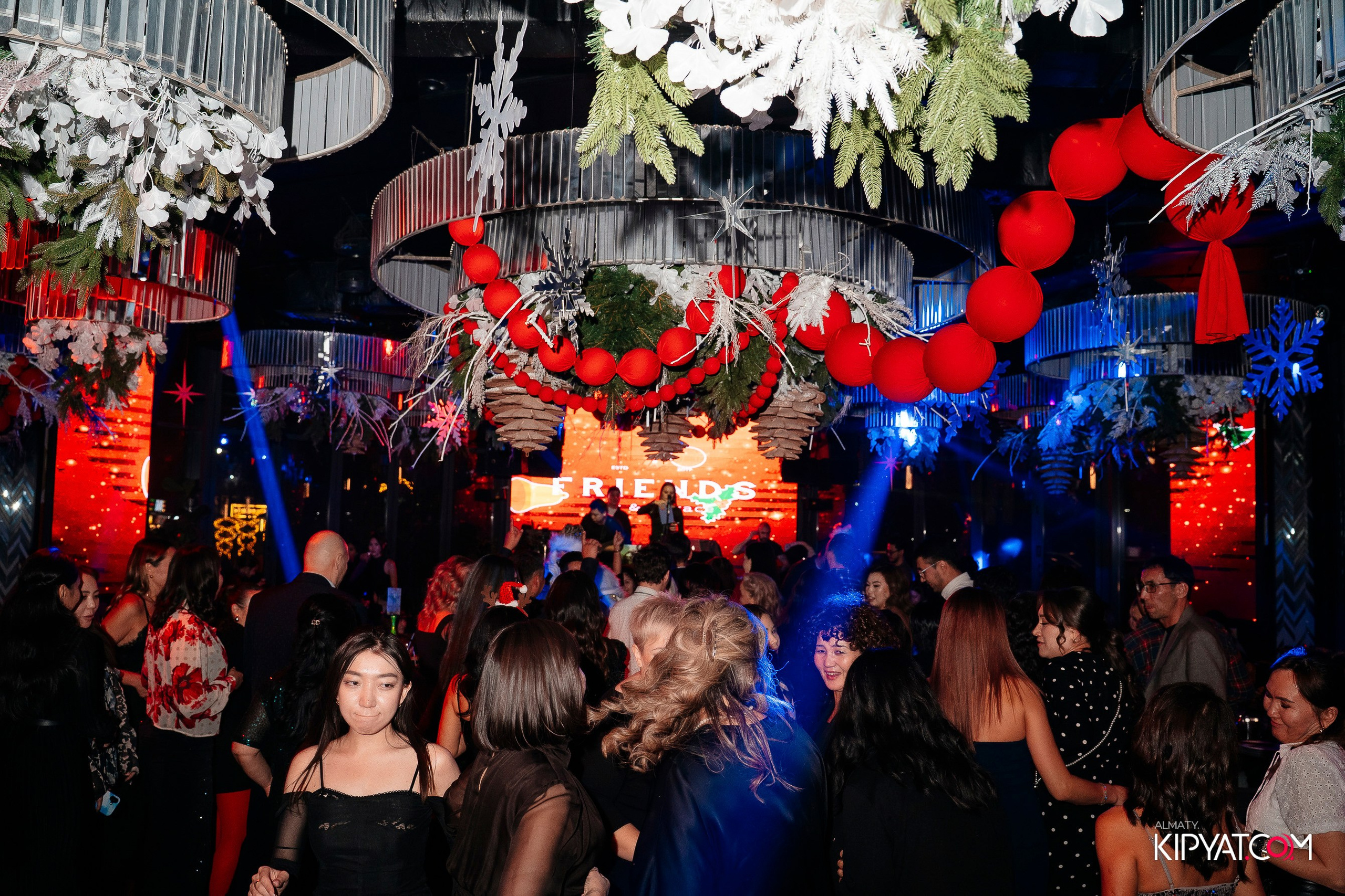 FRIENDS BAR & TERRACE. КИПЯТКОМ АЛМАТЫ! Фотосъемка мероприятий в Алматы