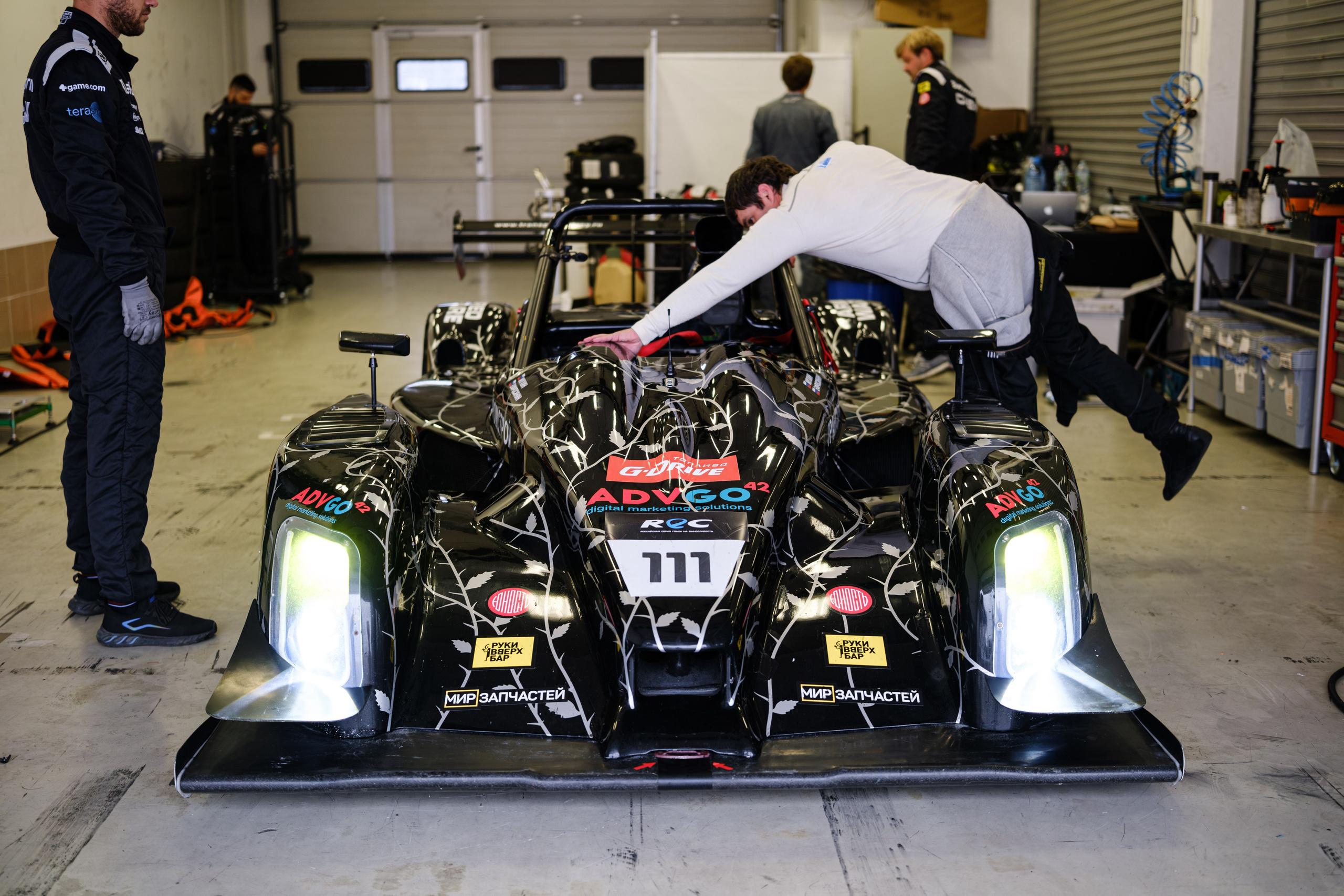 Российская серия гонок на выносливость. Авто и мотоспорт — фотограф Антон Медведев iCoguar