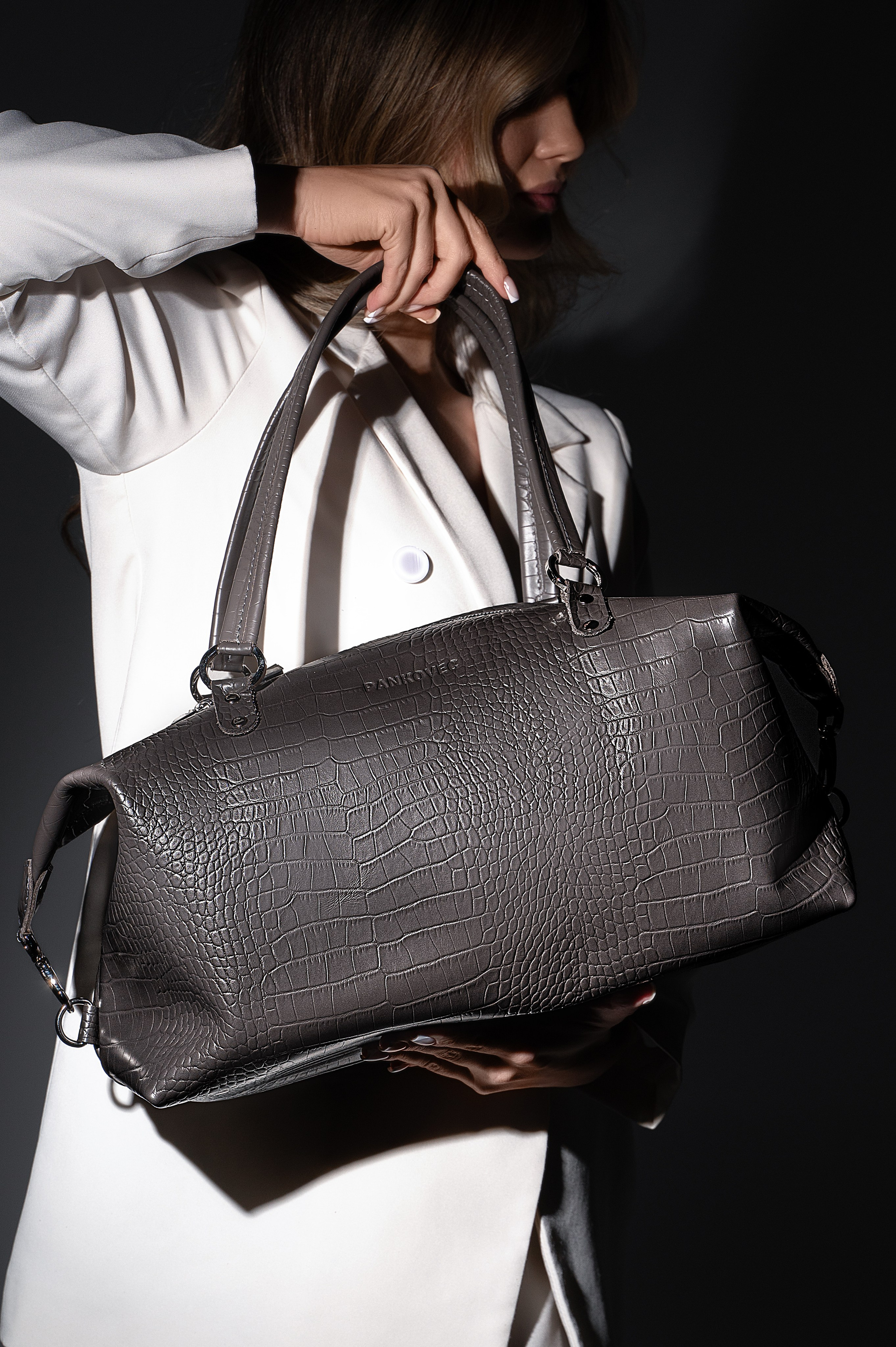 съемка для бренда сумок, сумки Беларусь, съемка кожаных изделий, съемка аксессуаров, фотосессия для брендов, съемка каталога, фотограф Беларусь, 