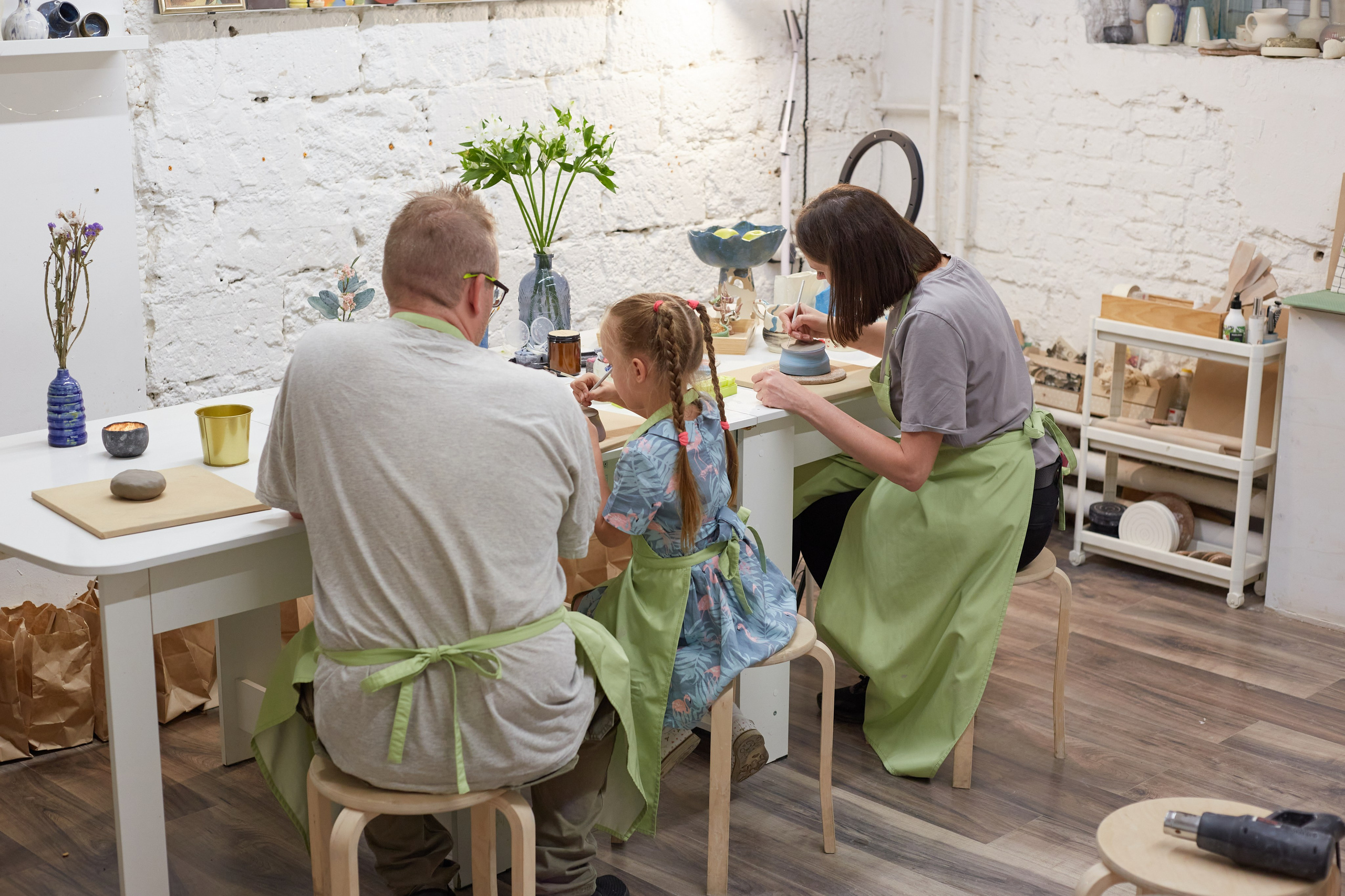 Семья в гончарной мастерской. Budanovaphoto.ru