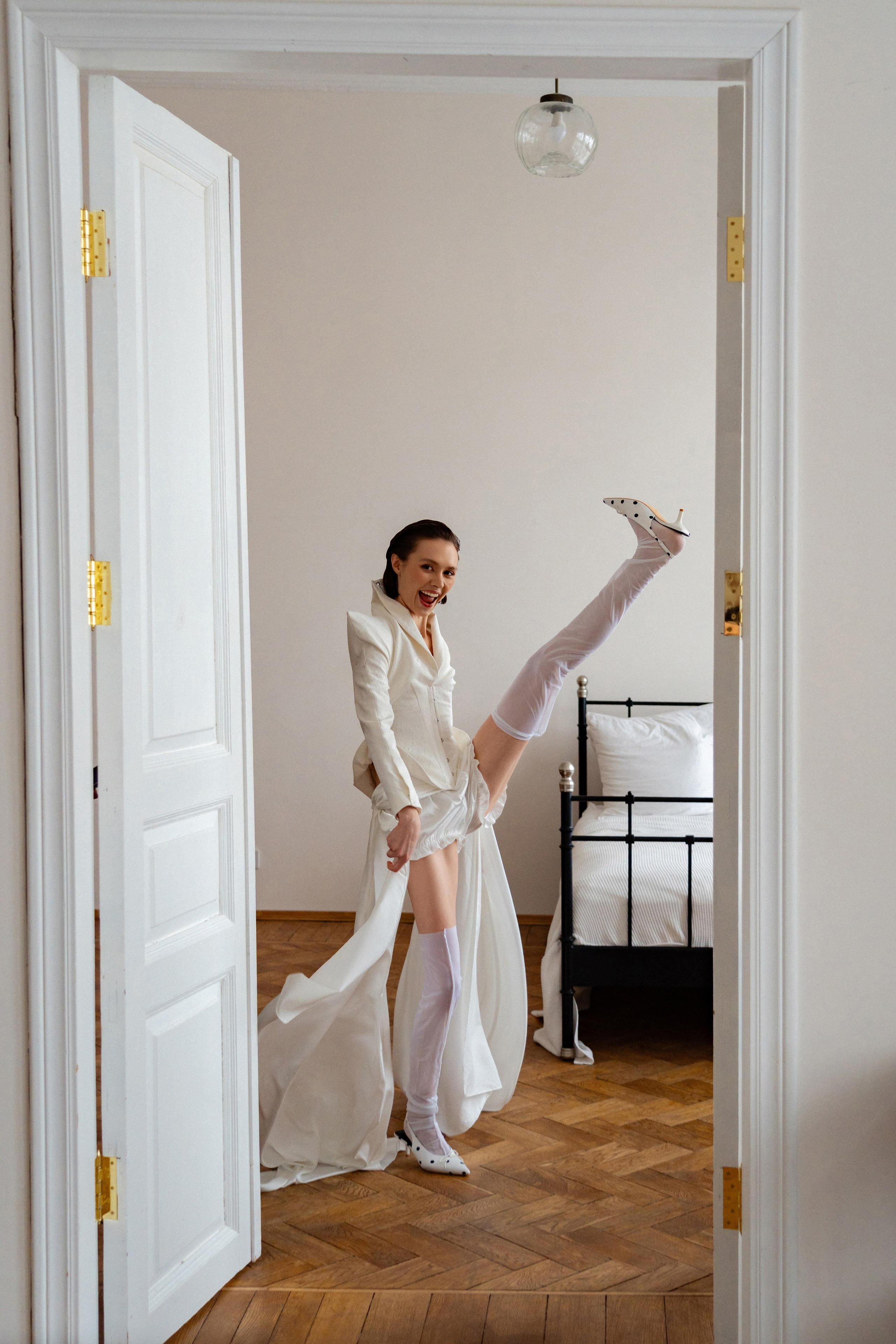 Свадебная фотосессия для пары в квартире