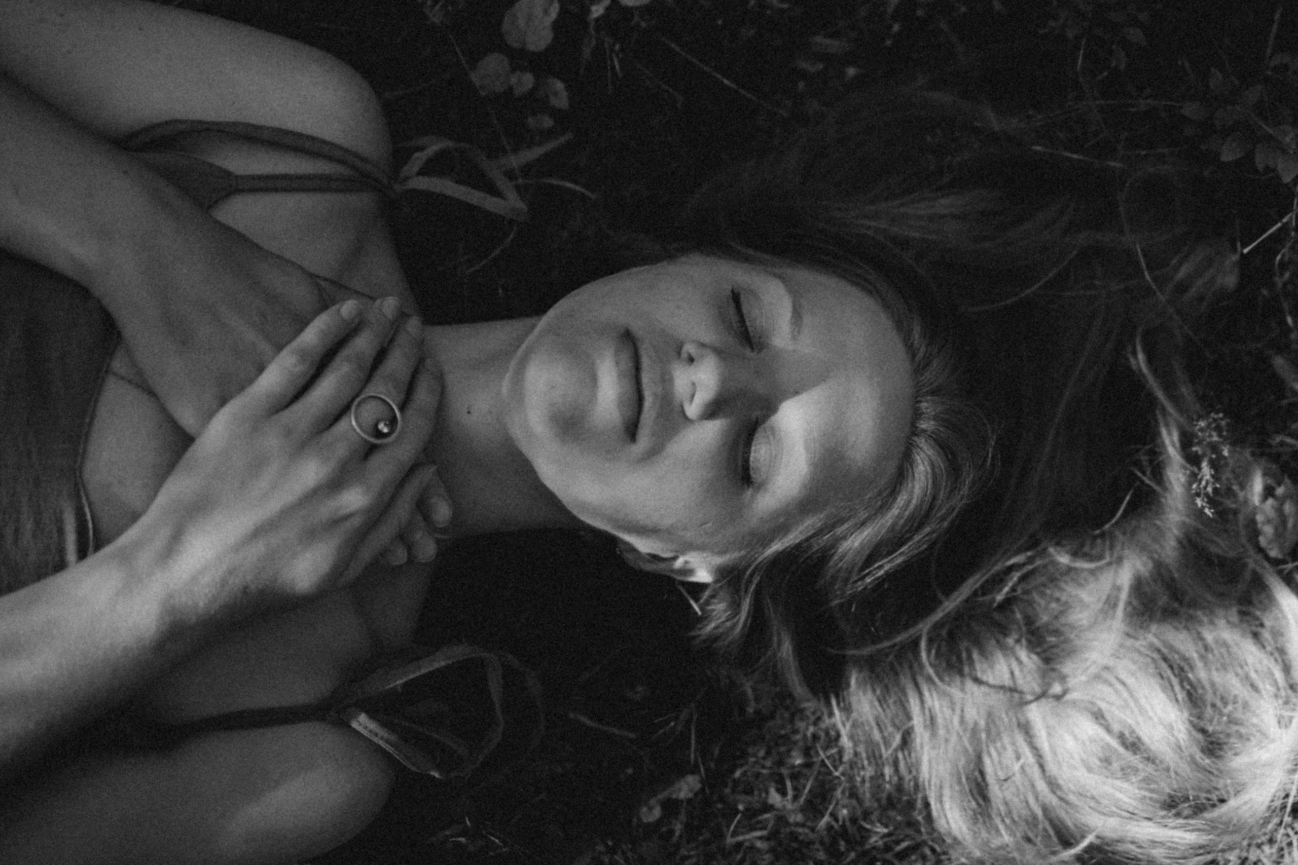 Индивидуальная съемка для девушки в природной локации. Фотограф Углич и Ярославль Ольга Тятюшкина