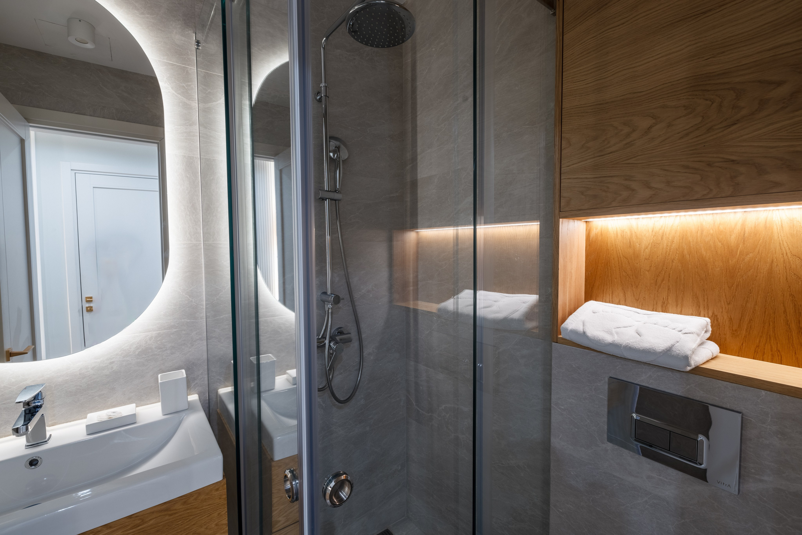 BELLEVUE RESIDENCE by HILTON. Режиссёр, клипмейкер, фотограф — Андрей Охота