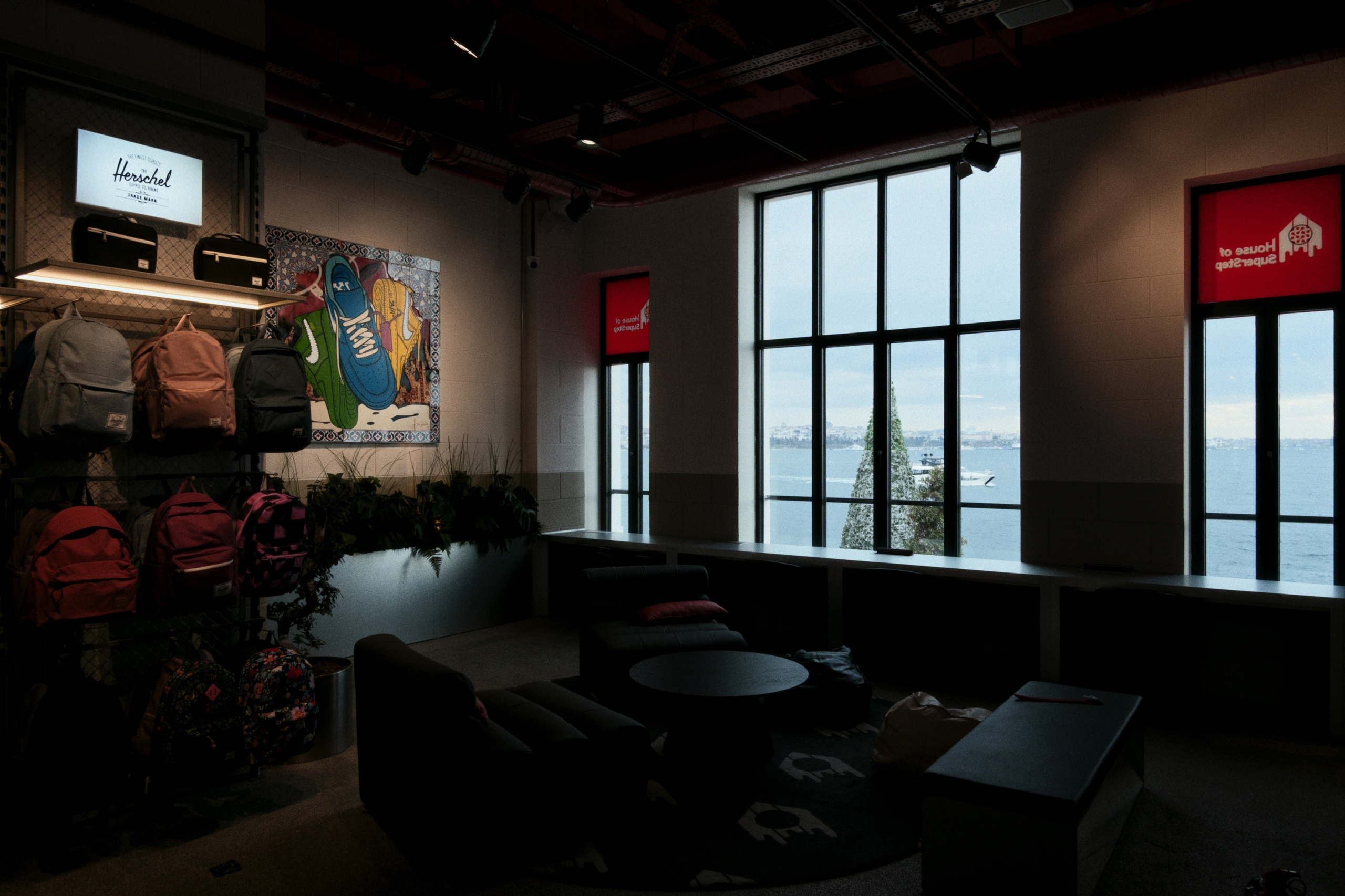 Beyoğlu x Karakoy, Istanbul / Türkey AW26. Фотограф Юрин Евгений