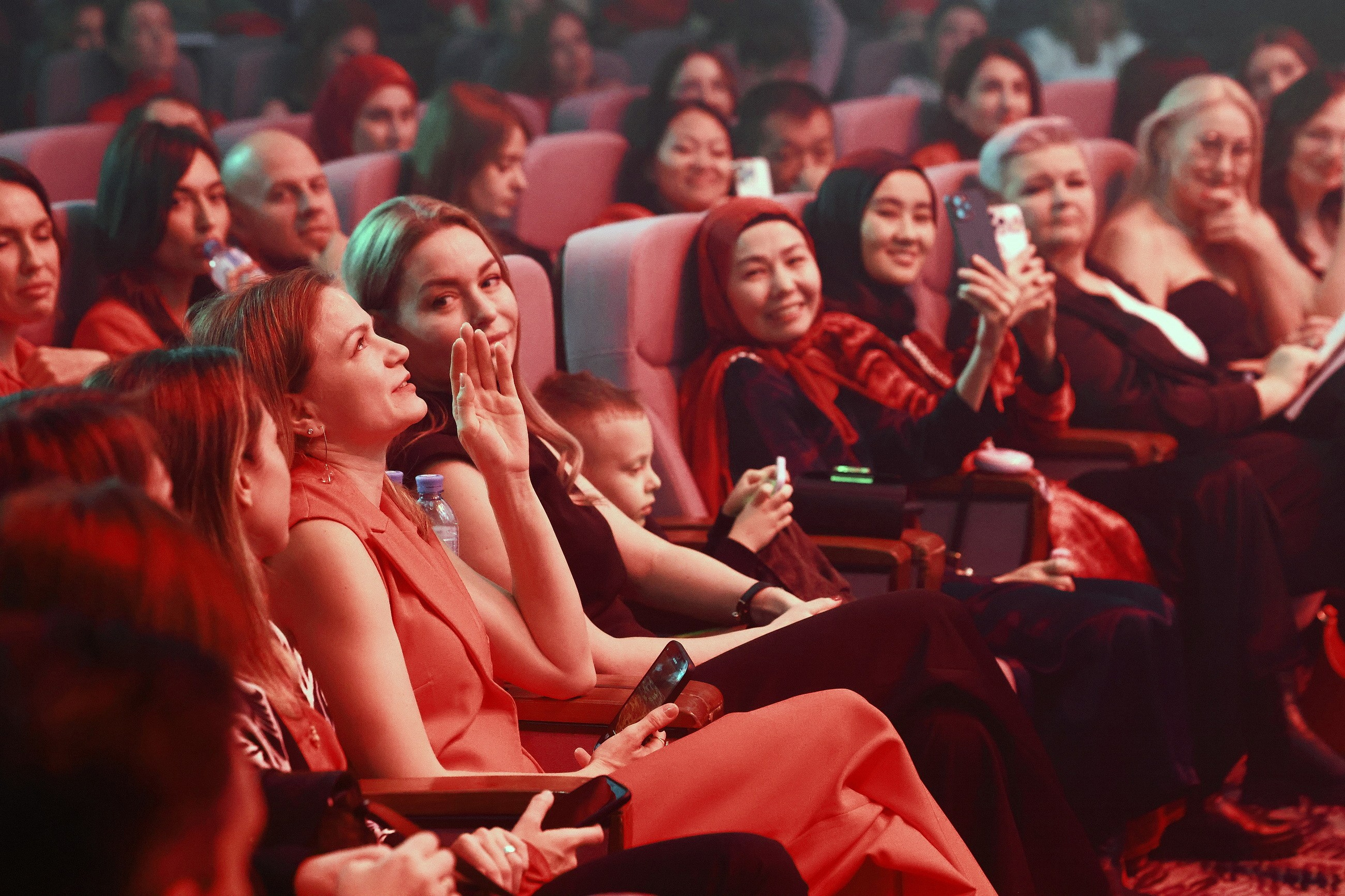 Будущий Я. Проект Марии Галантер. Фотографирую масштабные события, людей и их истории по всему миру. Константин Трубников