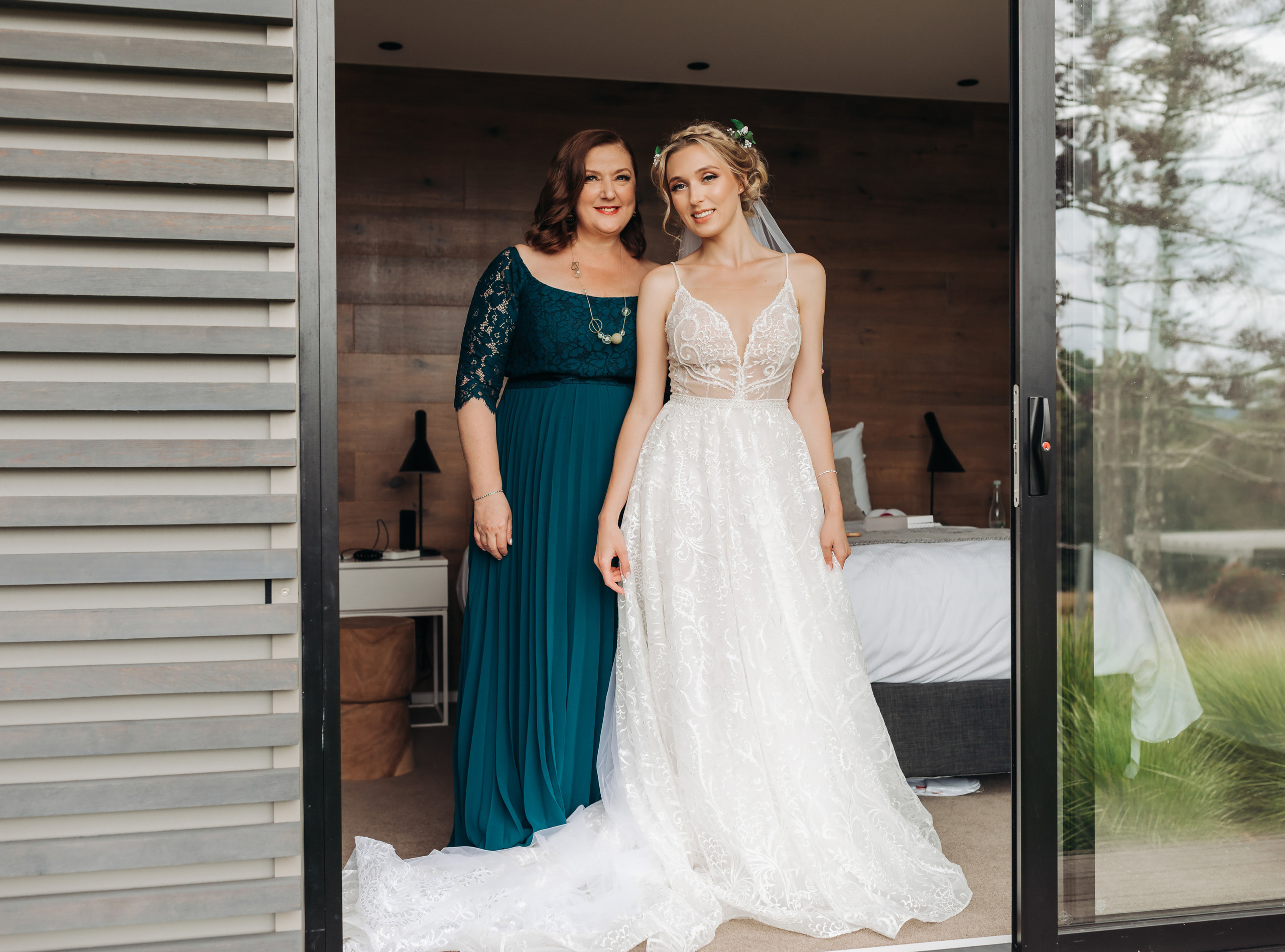 Wedding photographer in Tbilisi & Saint-Petersburg (Spb). Destination wedding photographer Peter Letu