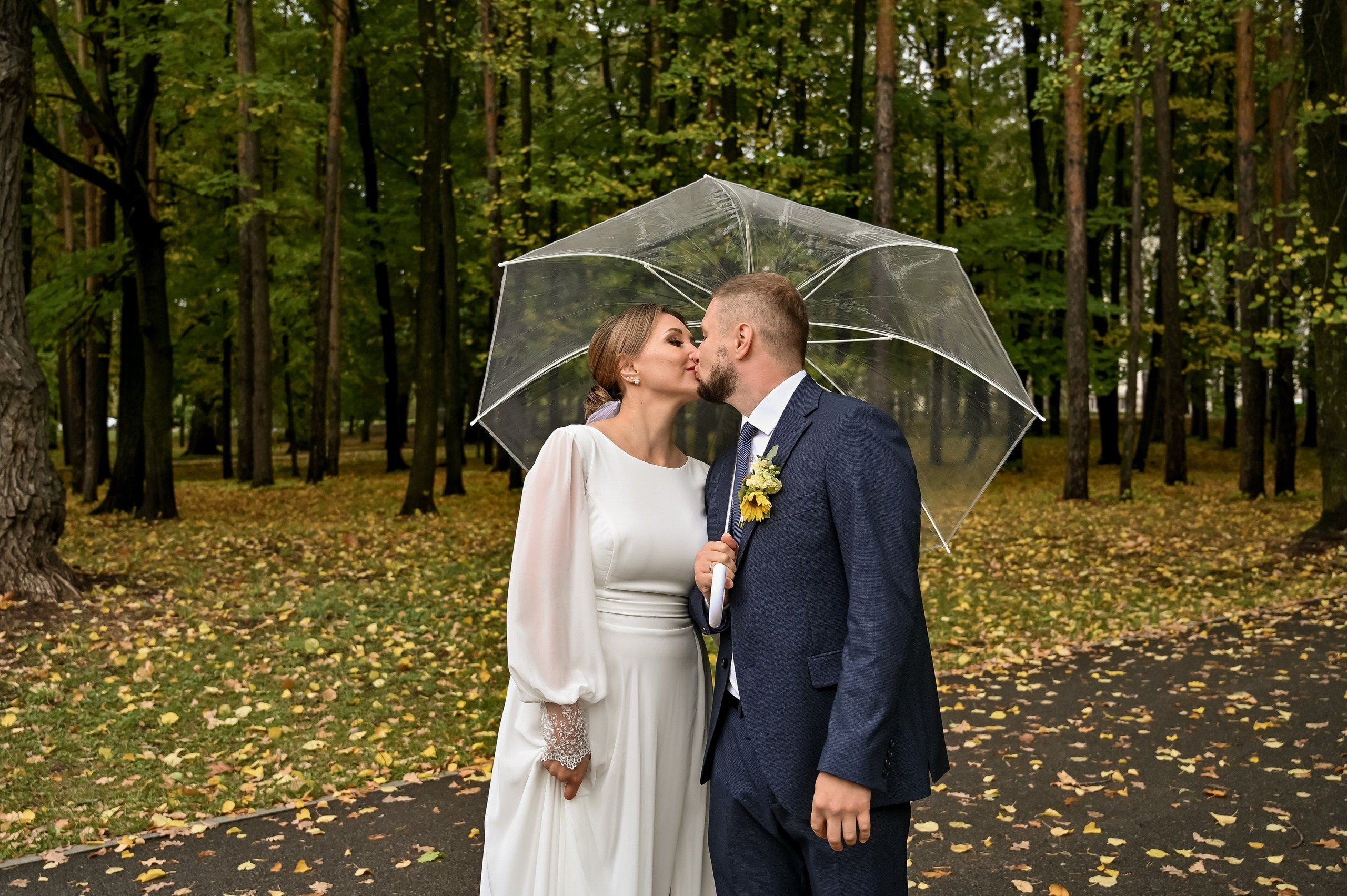 Осень. Прогулка под зонтиком. Семейный и свадебный фотограф в г. Уфа Динара