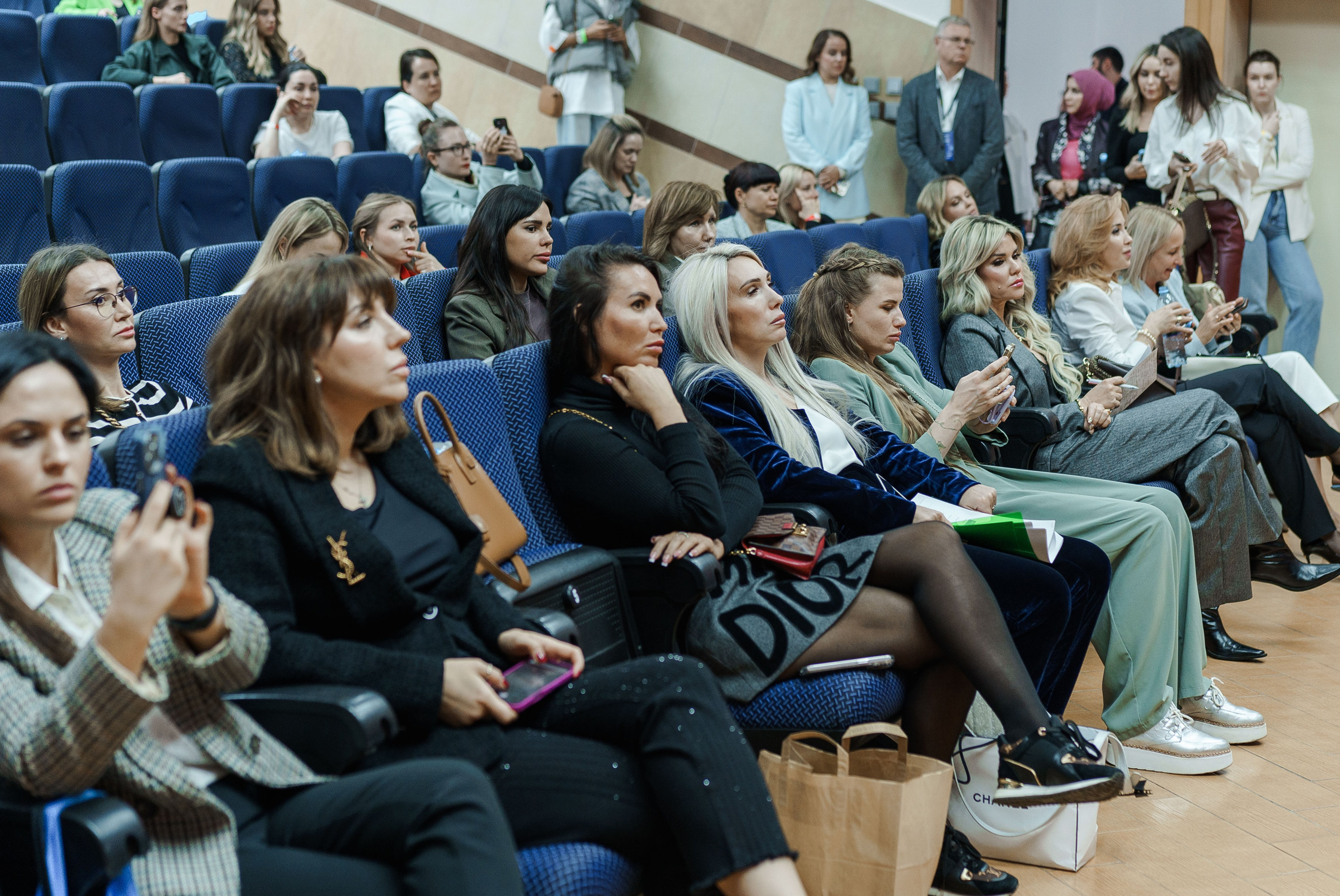 СЛУШАТЕЛИ. PRO-AGELESS