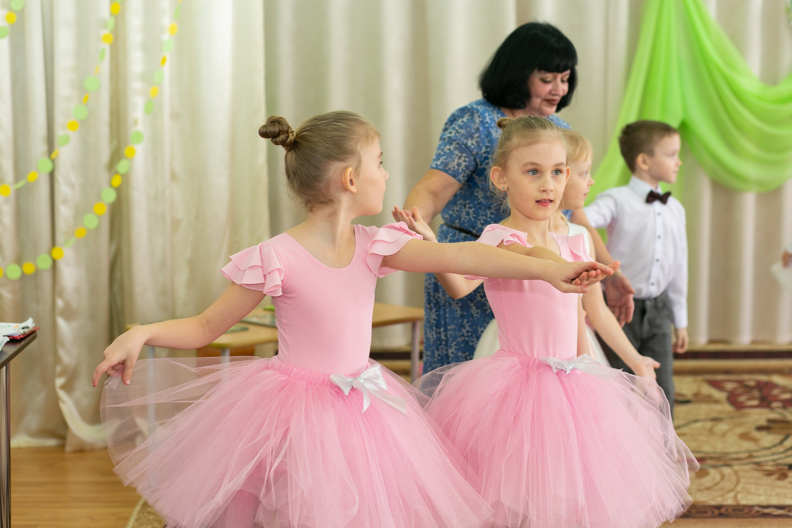 Выпускные и Утренники. Фотограф новорожденных и семейный фотограф НСО г. Бердск Марина Львова