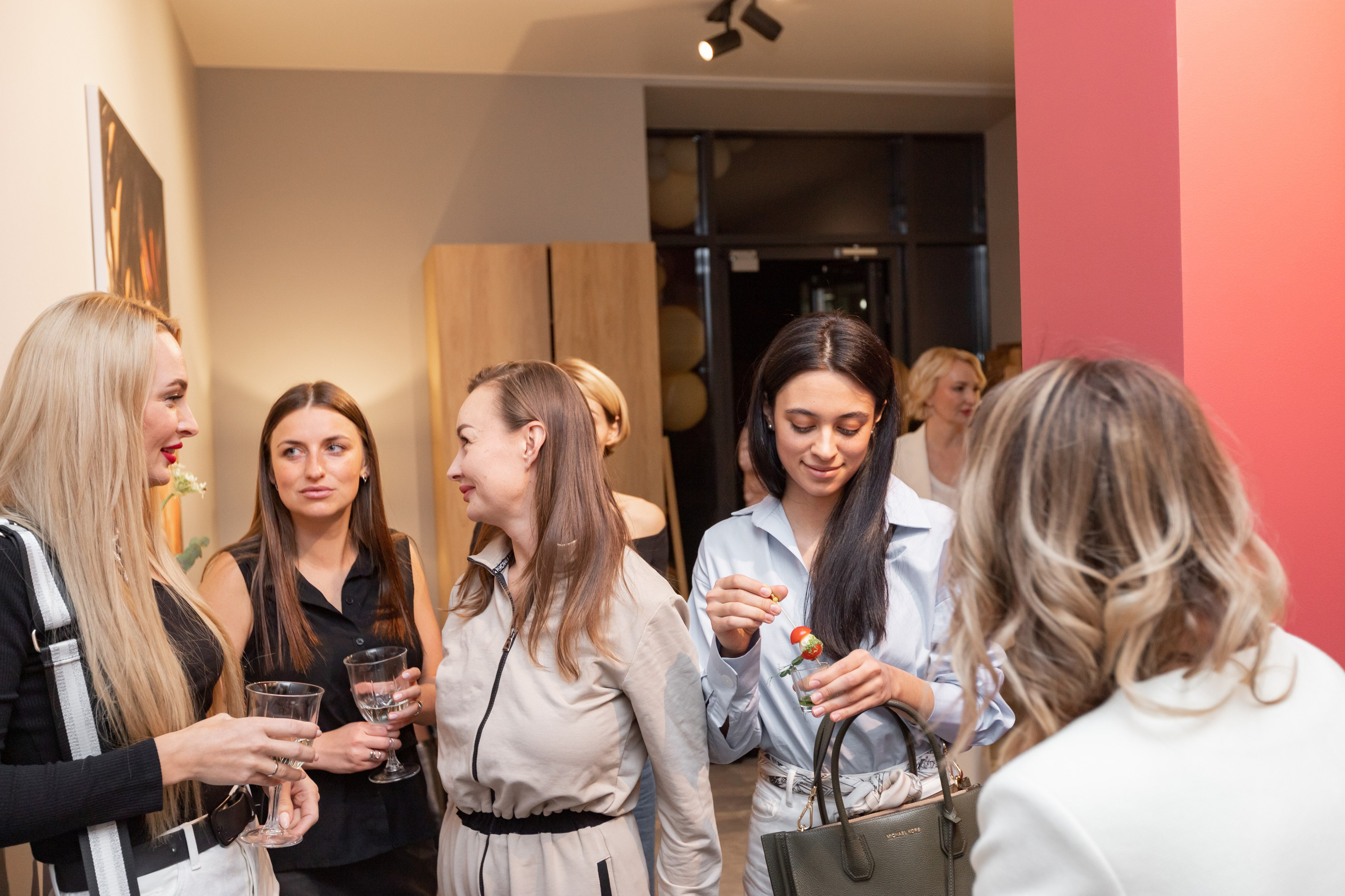 Открытие FaceRoom. Фотограф Денис Лесковский (Тюмень)