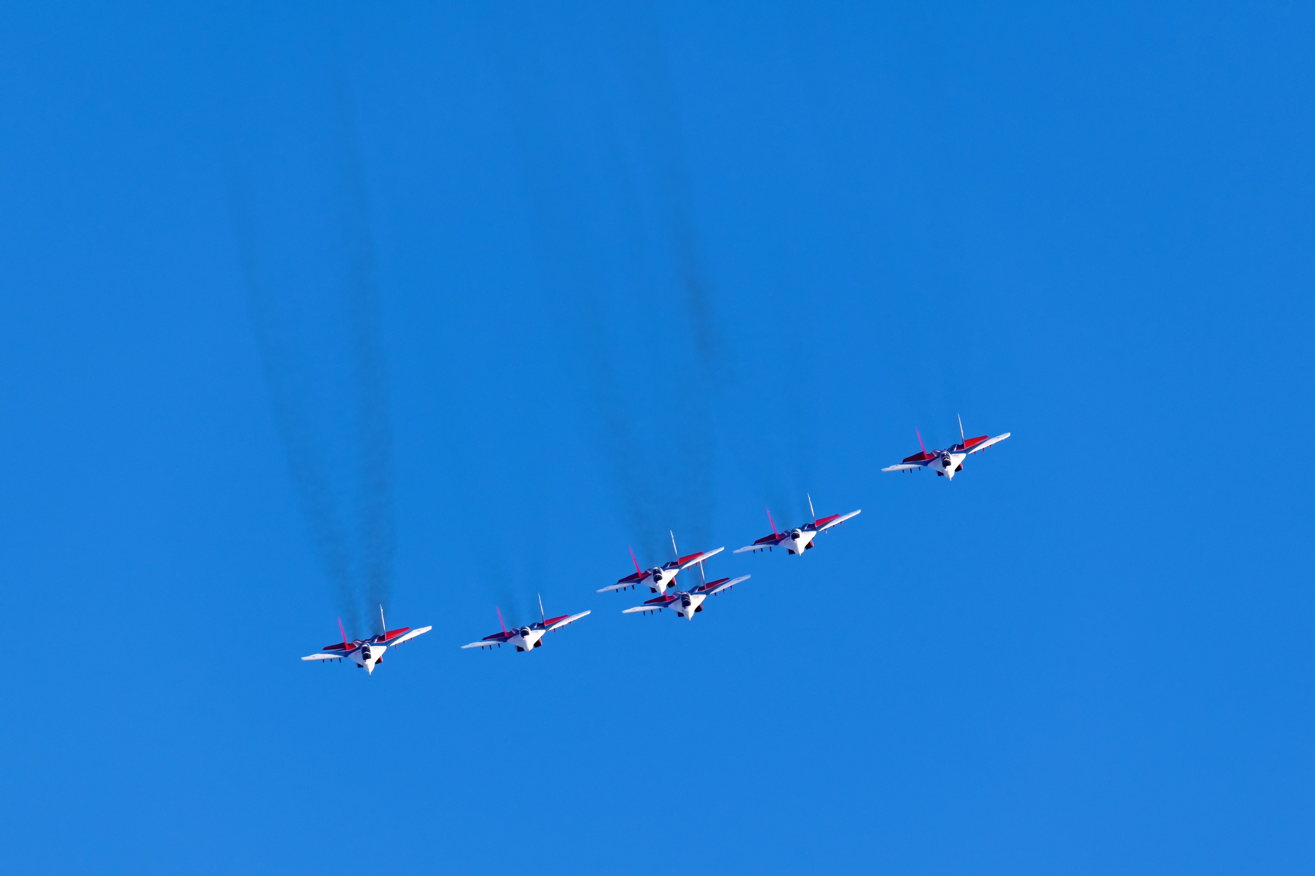 Авиация: самолеты, вертолеты, небесные зарисовки. От прошлого к будущему авиации через фотографию