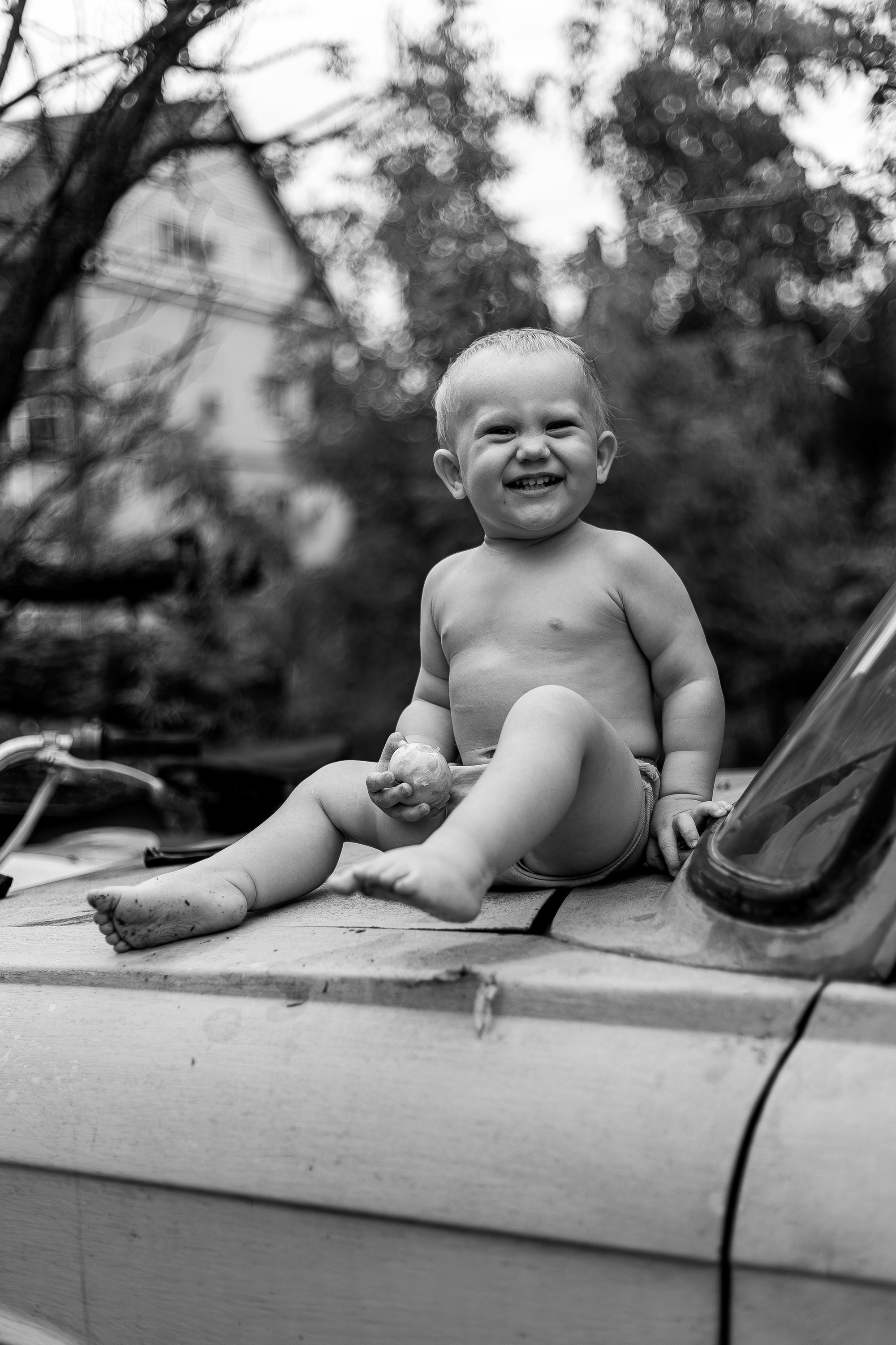 детская фотосессия в ванночке девочка и мальчик, ванна с молоком, ванна с уточками, ванна с цитрусами, ванна с ромашками