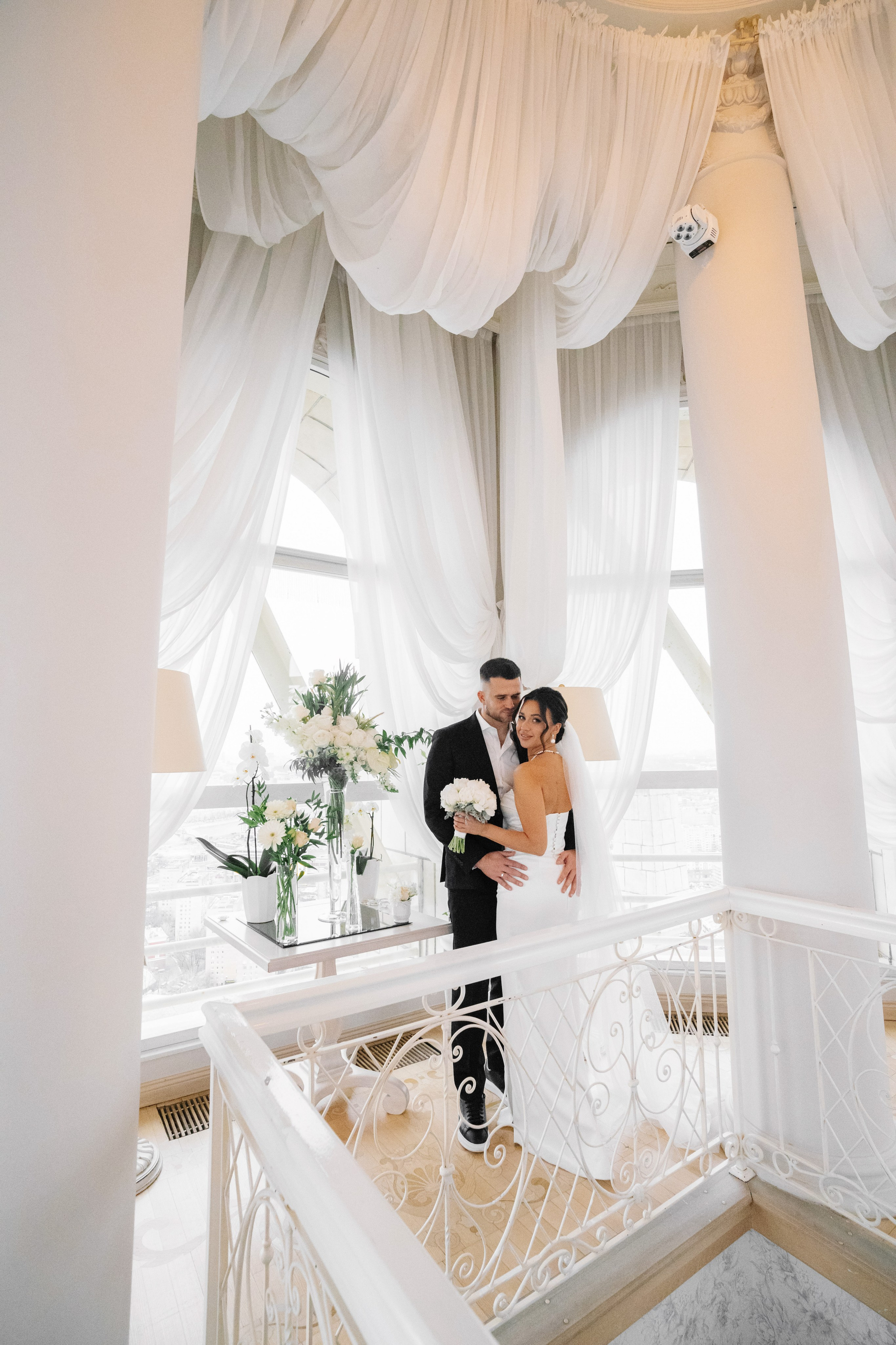 Свадебная фотосессия в отеле Plaza Garden Moscow WTC