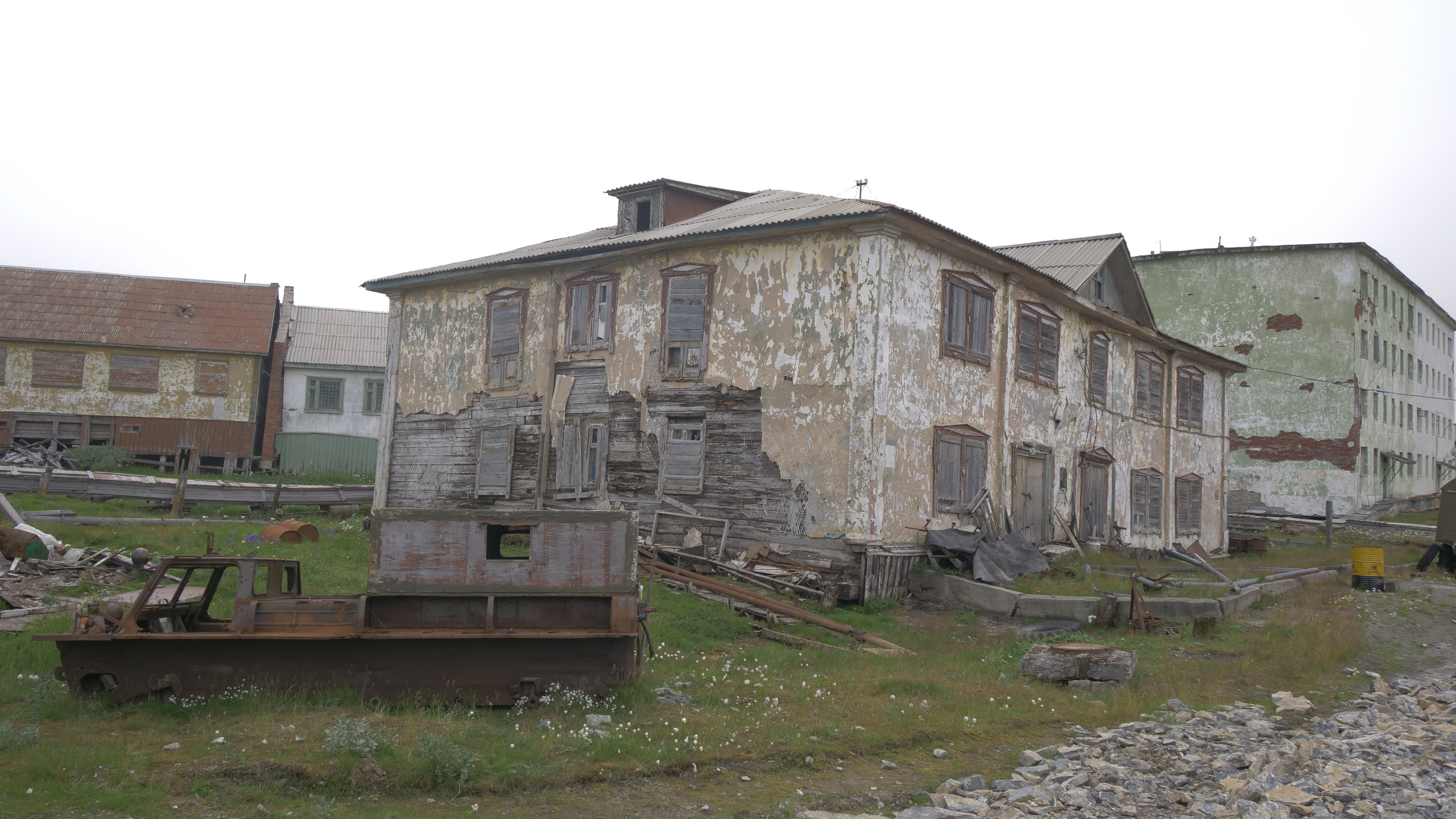 Амдерма — наука (2020 г.). Фотоальбом показывающий увлекательный мир авиации и мир медведей Андрея Иванова