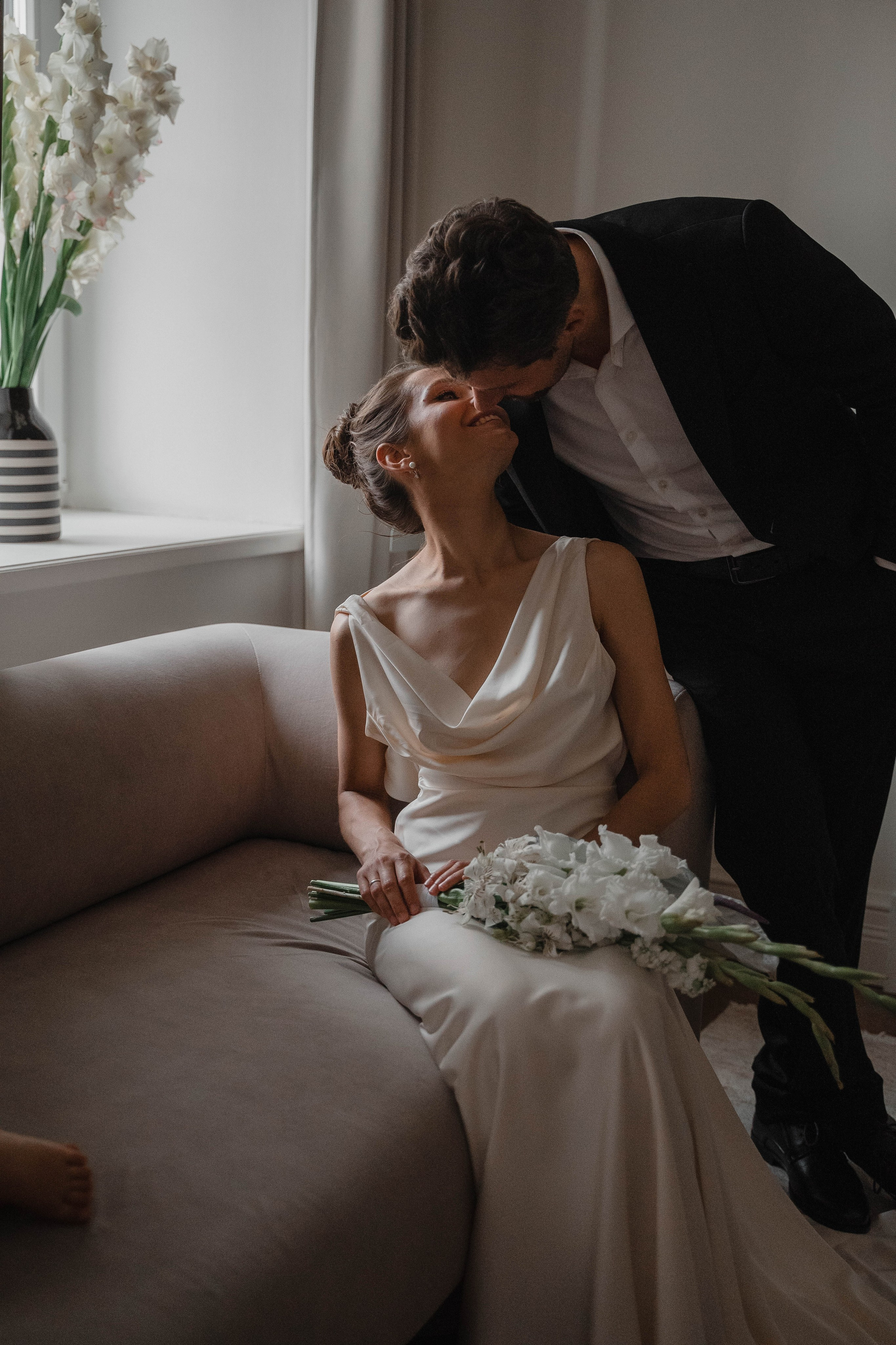 Совместные сборы в одной квартире…. Свадебный фотограф Казань Анастасия Доле