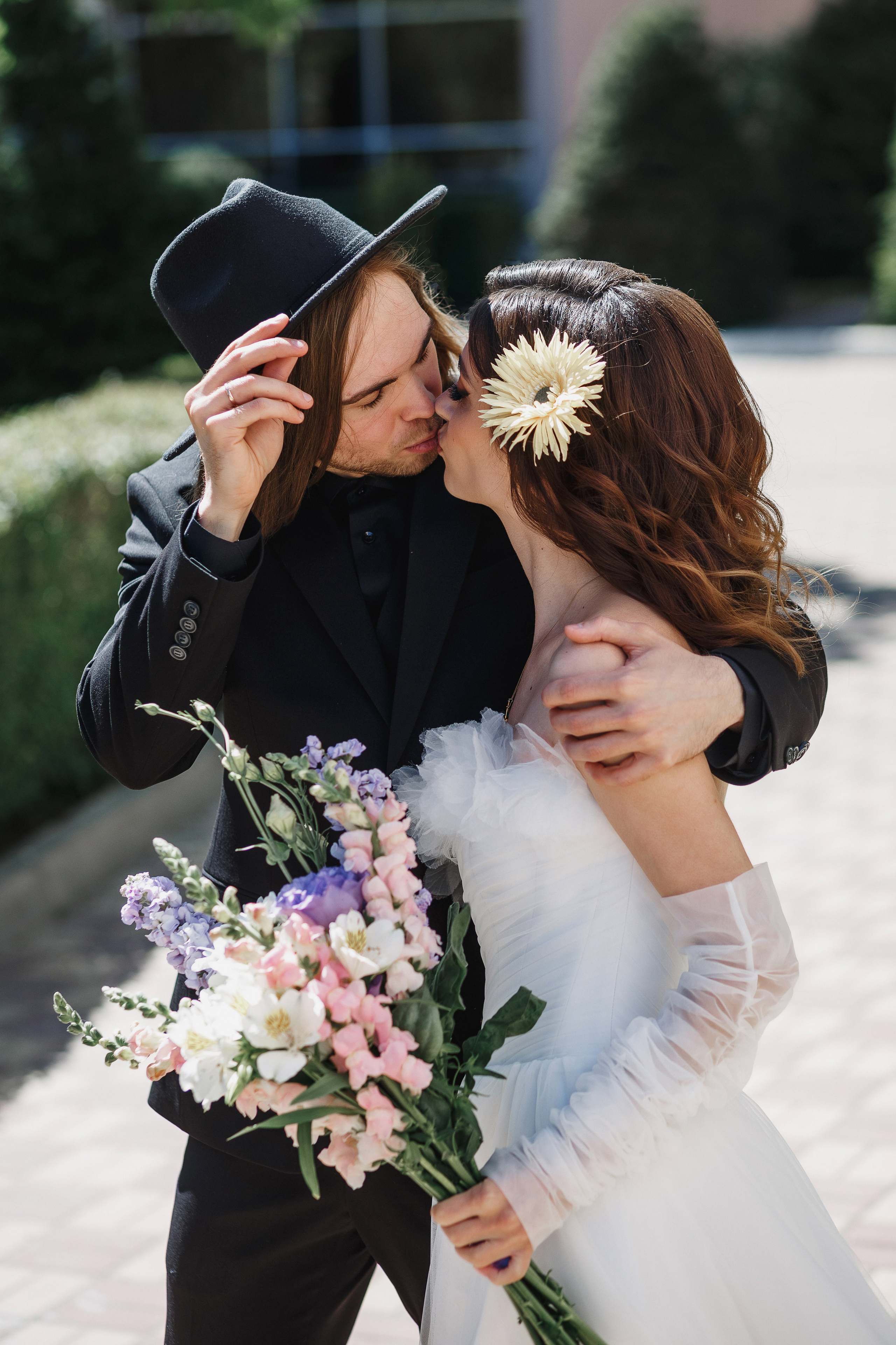 Свадебная фотосессия Михаила и Валерии на Чеховской набережной. Свадебный и семейный фотограф в Таганроге Бакарюк Антон
