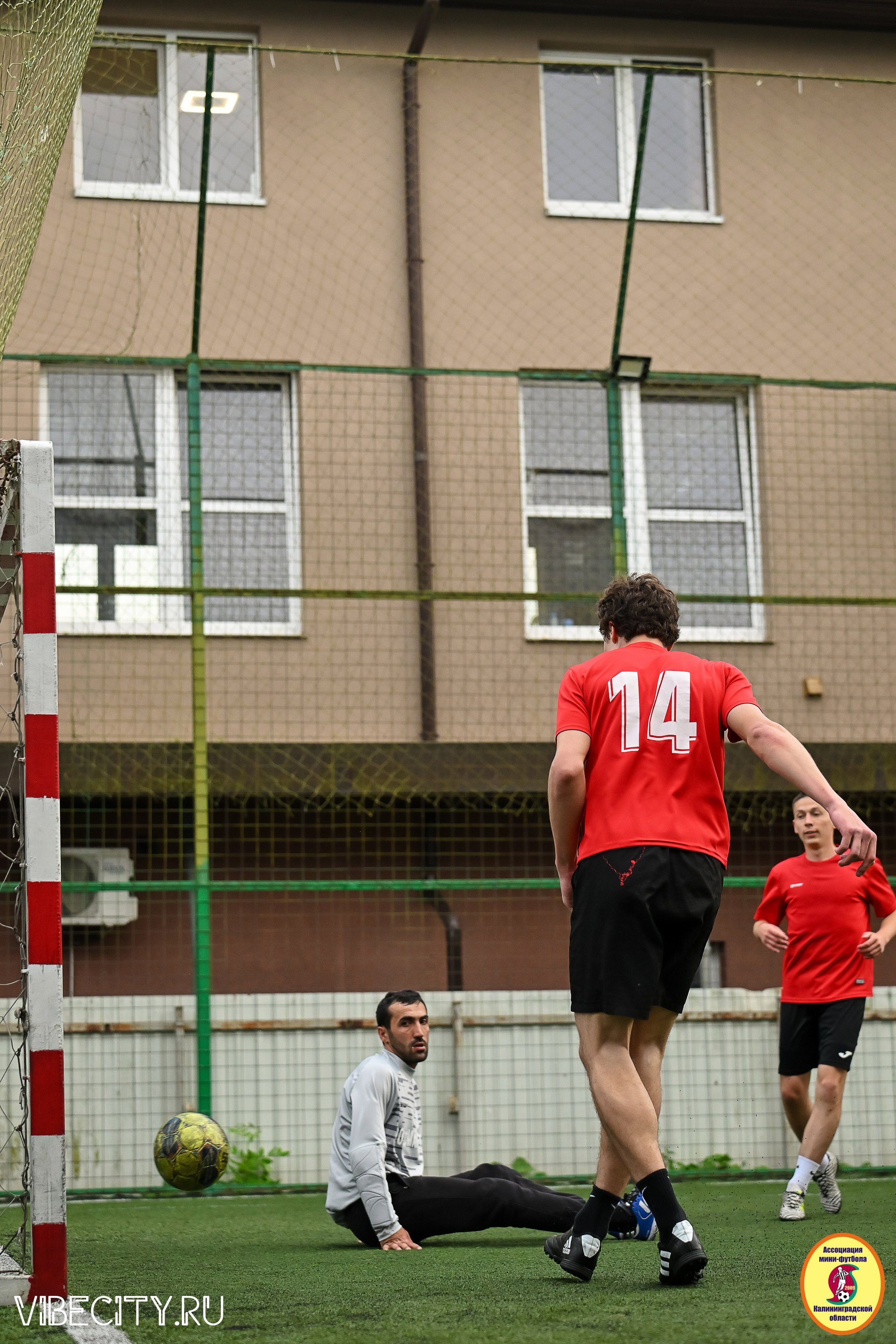 ИГРЫ МИНИ-ФУТБОЛЬНОЙ И КОРПОРАТИВНОЙ ЛИГИ. VIBECITY.RU Вайб Сити Ру Фоторепортажи Фотоотчеты Калининград